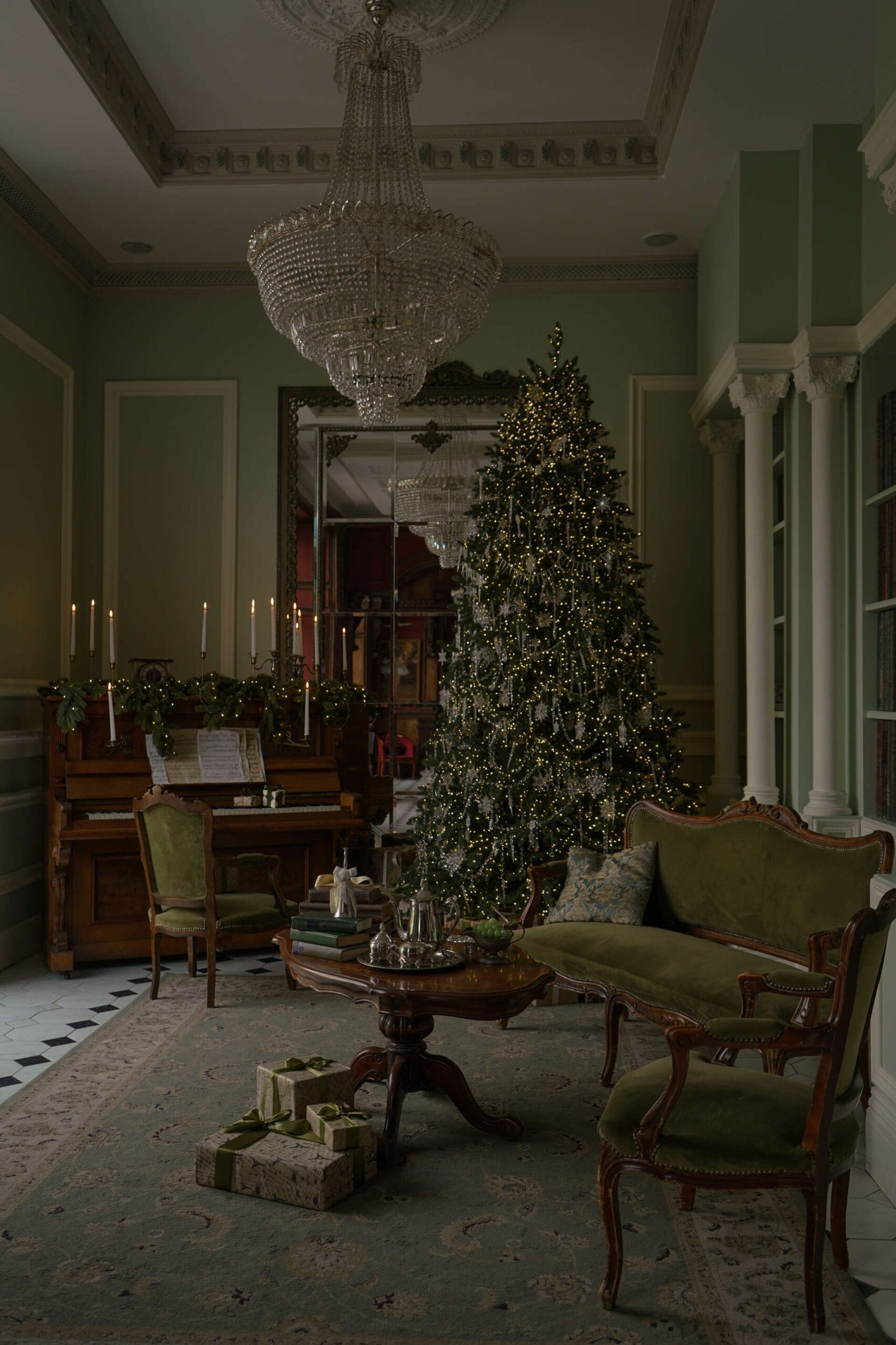 Студия LEONA — зал Галерея для предм. съемки С.-Пб|Sale Easy