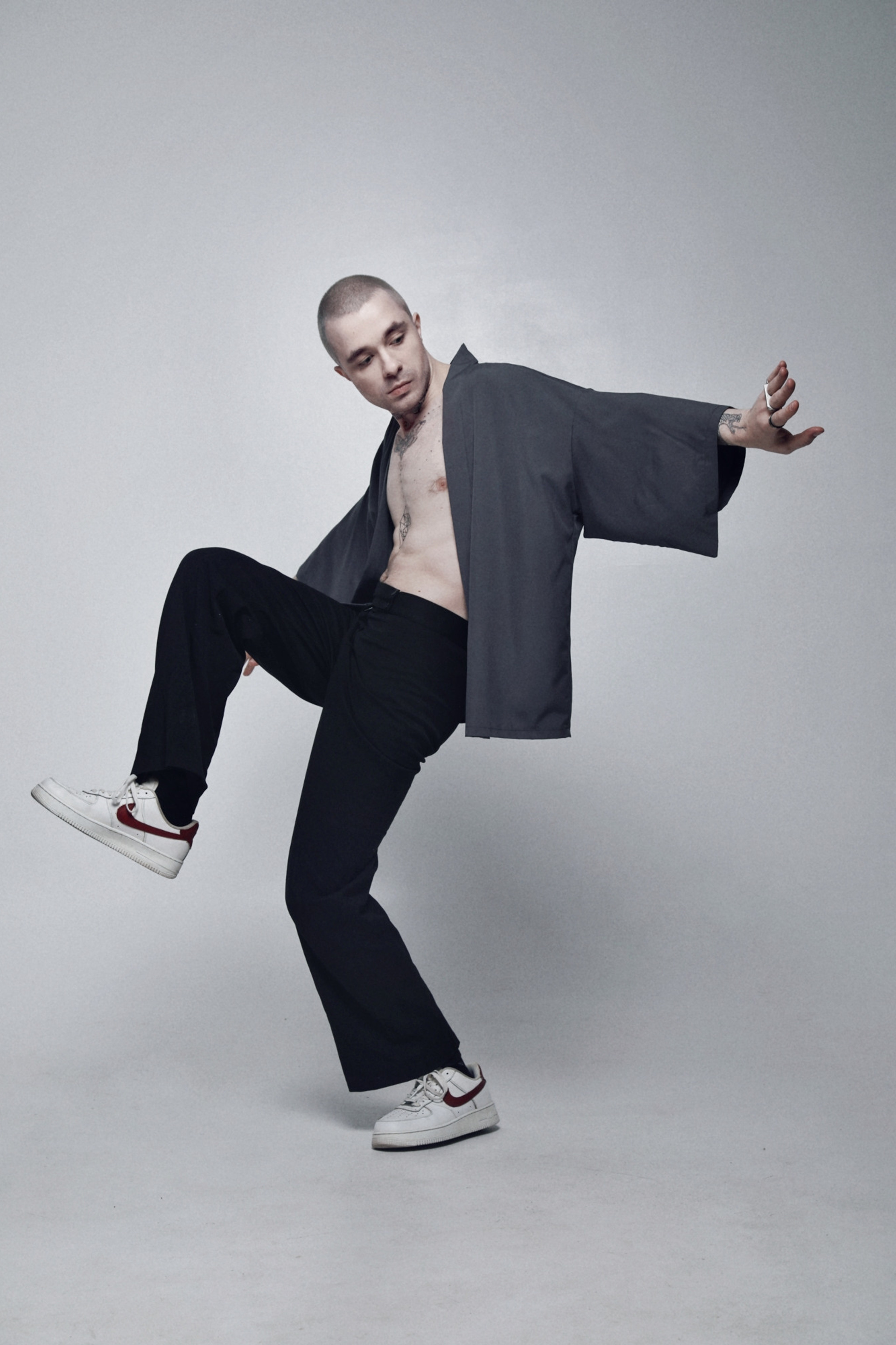 Модель для предметной съемки Василий Москва | Sale Easy