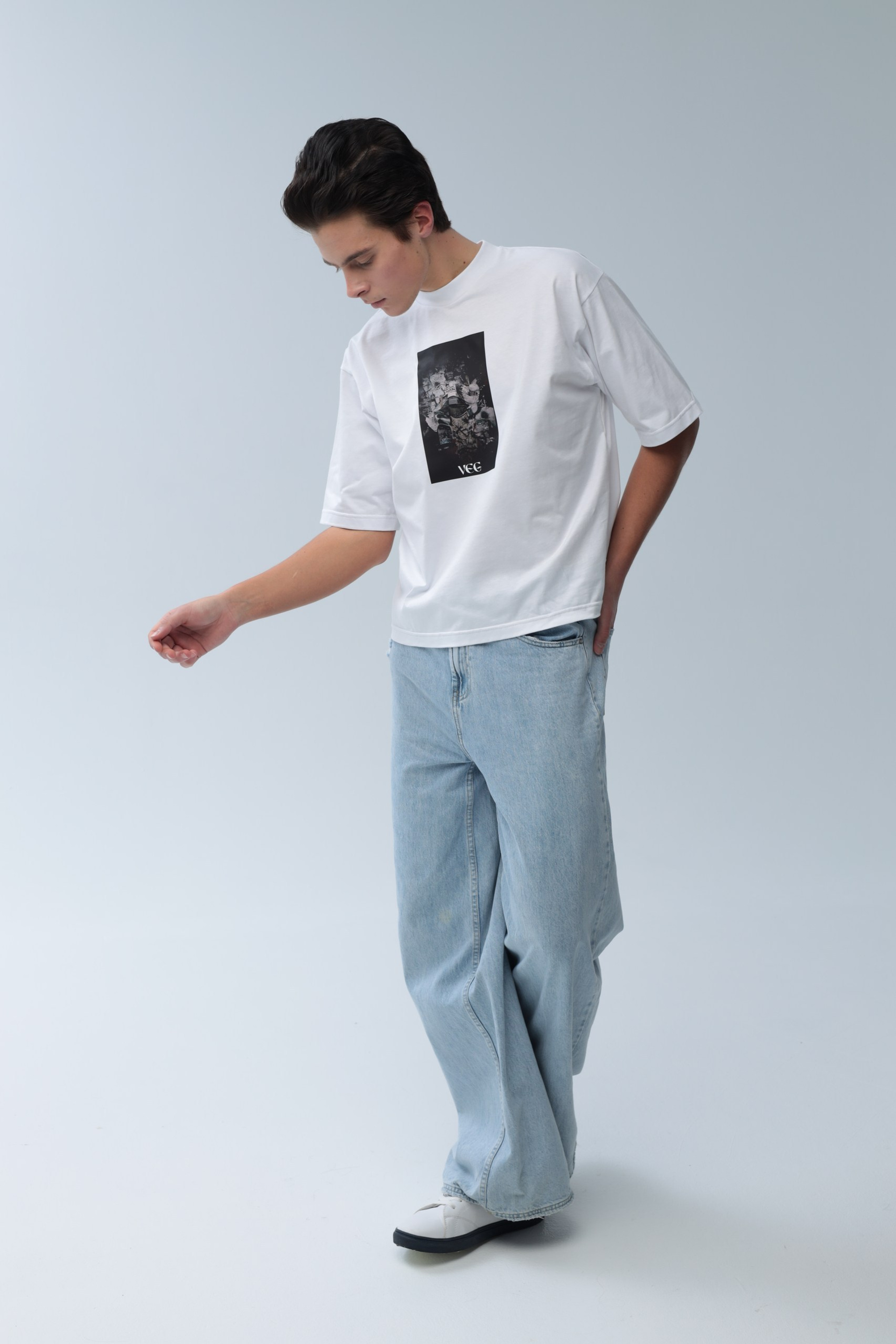 Модель для предметной съемки Богдан Н.Новгород | Sale Easy