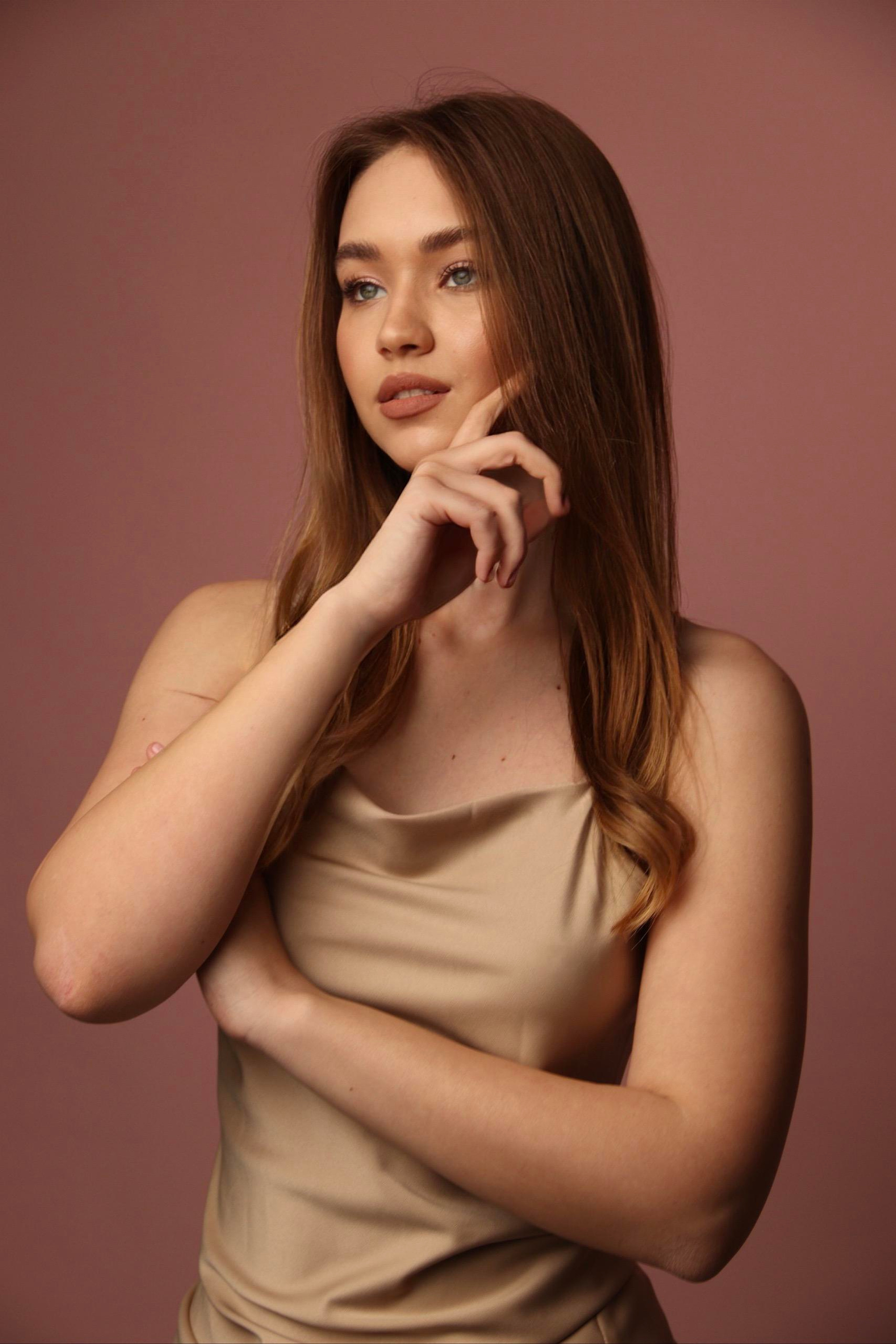 Модель для предметной съемки  Каролина Сочи| Sale Easy