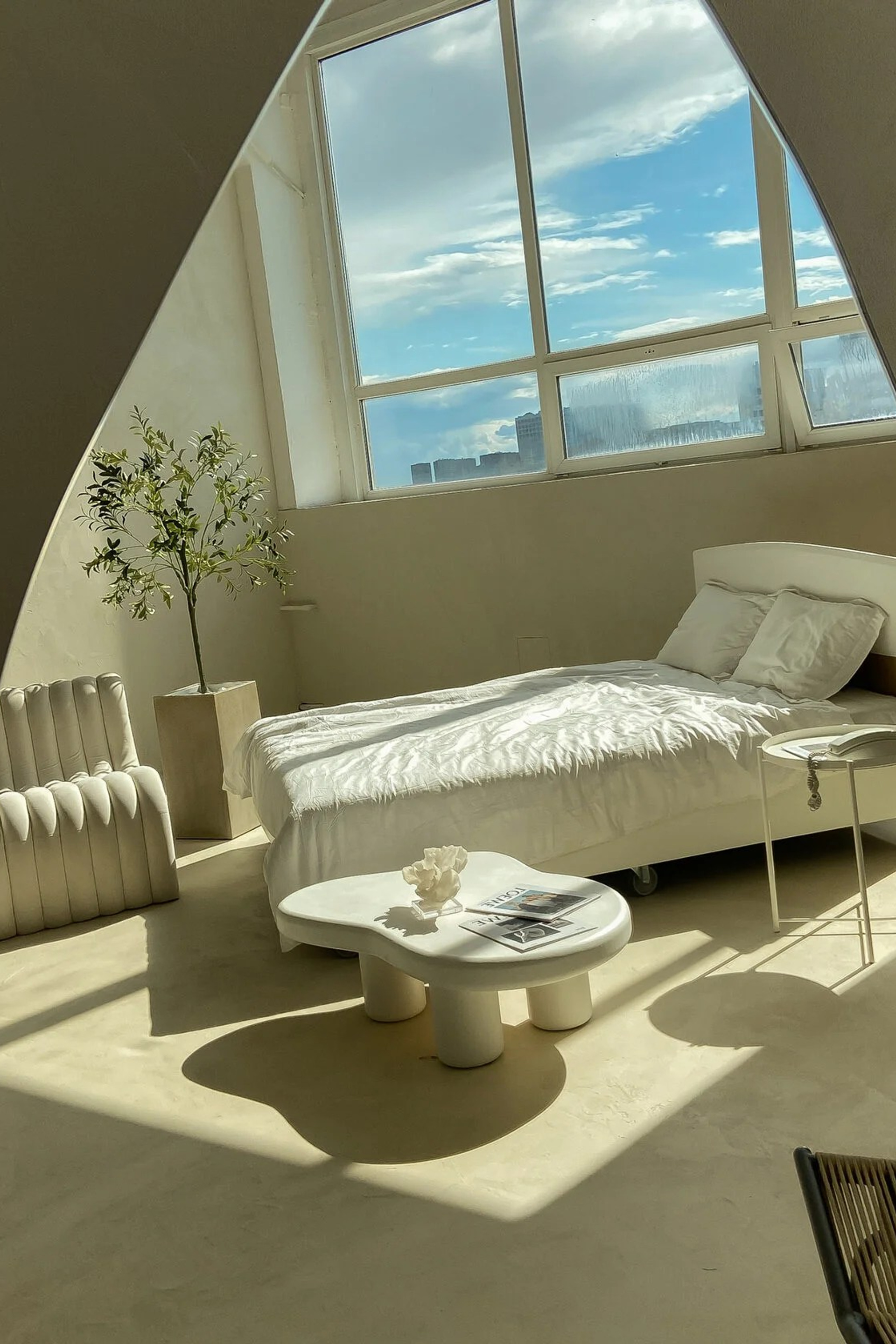 Студия Base — Зал NUDE для предметной съемки Москва|Sale Easy