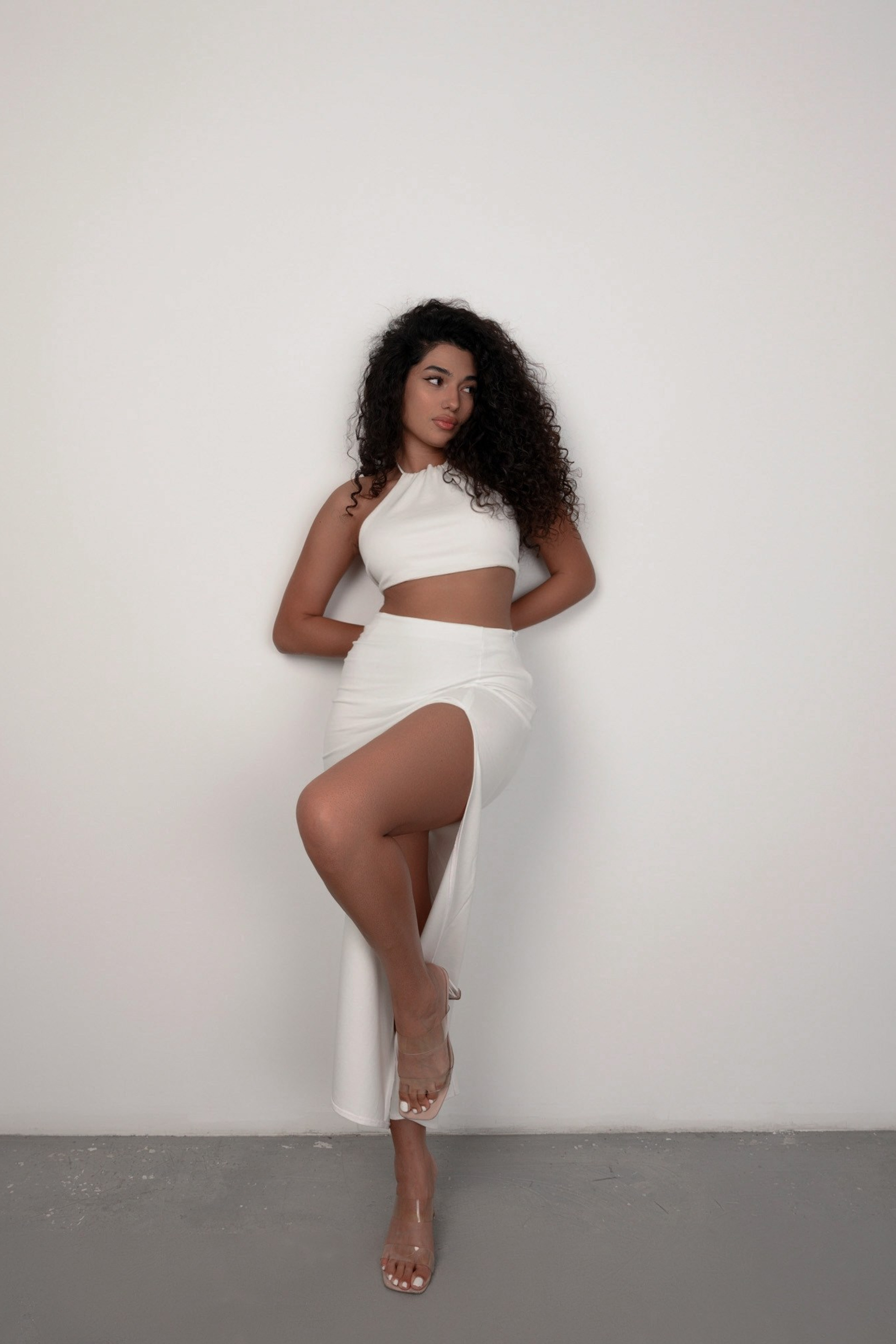 Модель для предметной съемки Мона Москва| Sale Easy