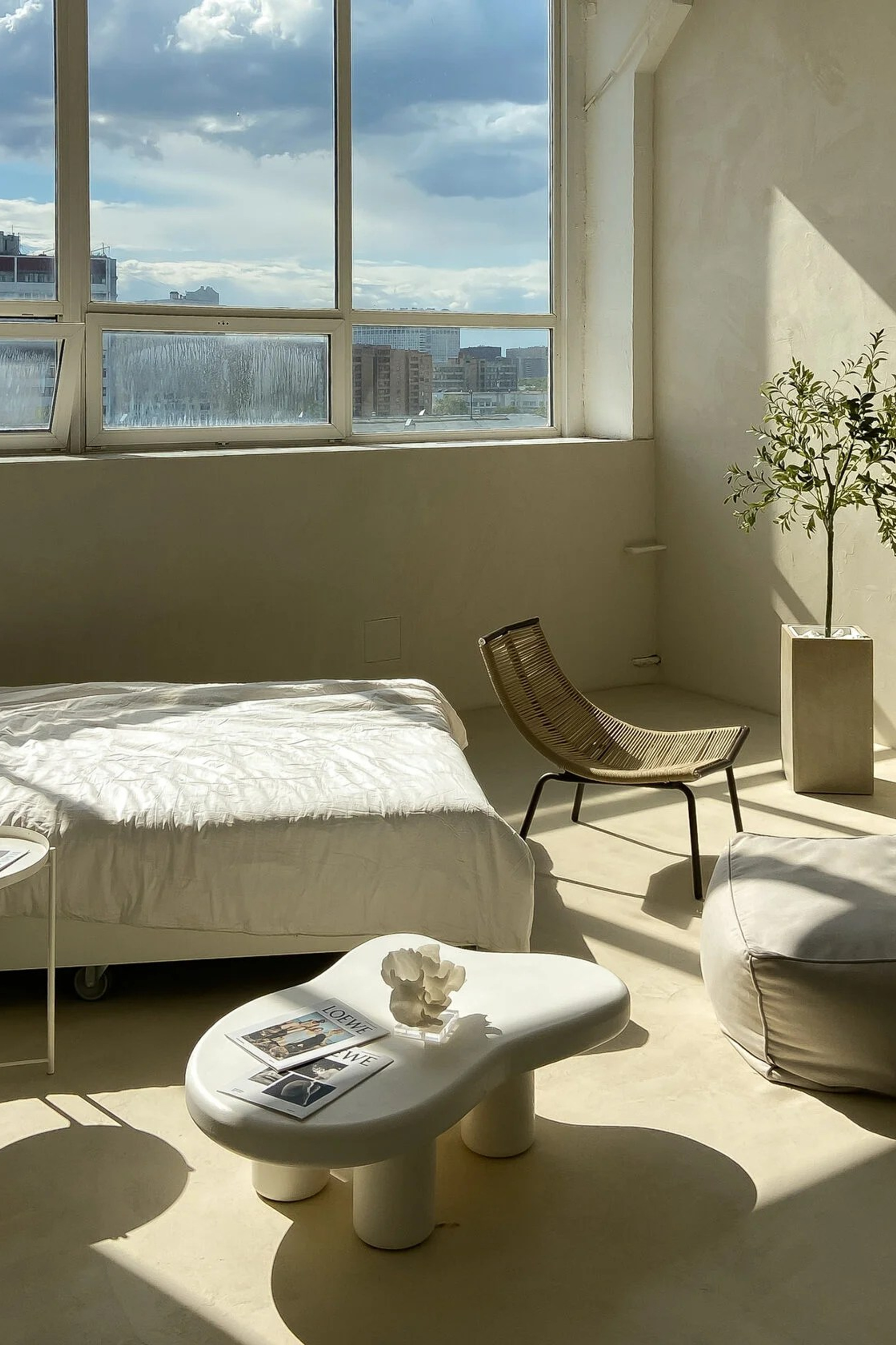 Студия Base — Зал NUDE для предметной съемки Москва|Sale Easy