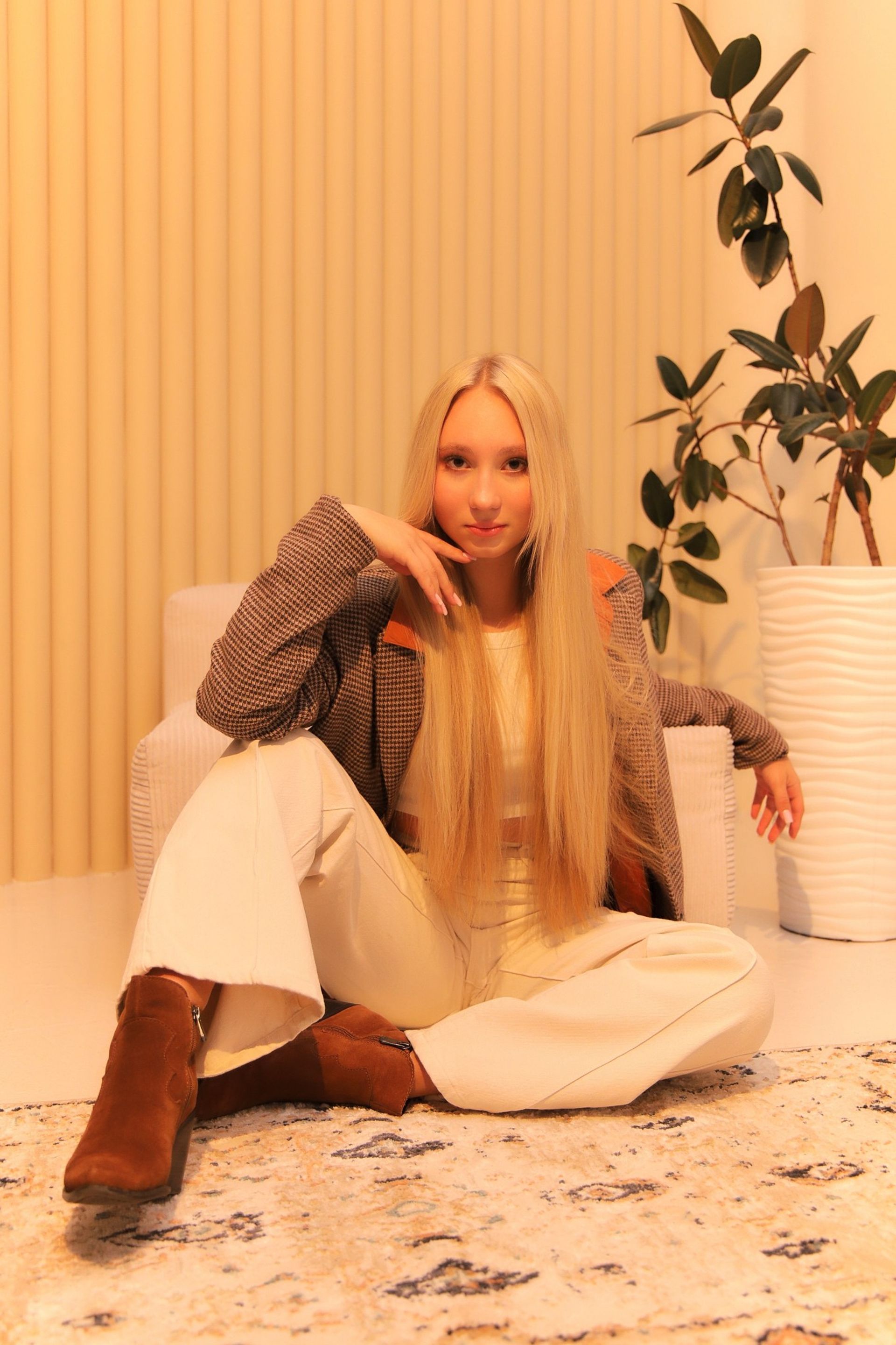 Модель для предметной съемки Юлия Ц. Н.Н.| Sale Easy