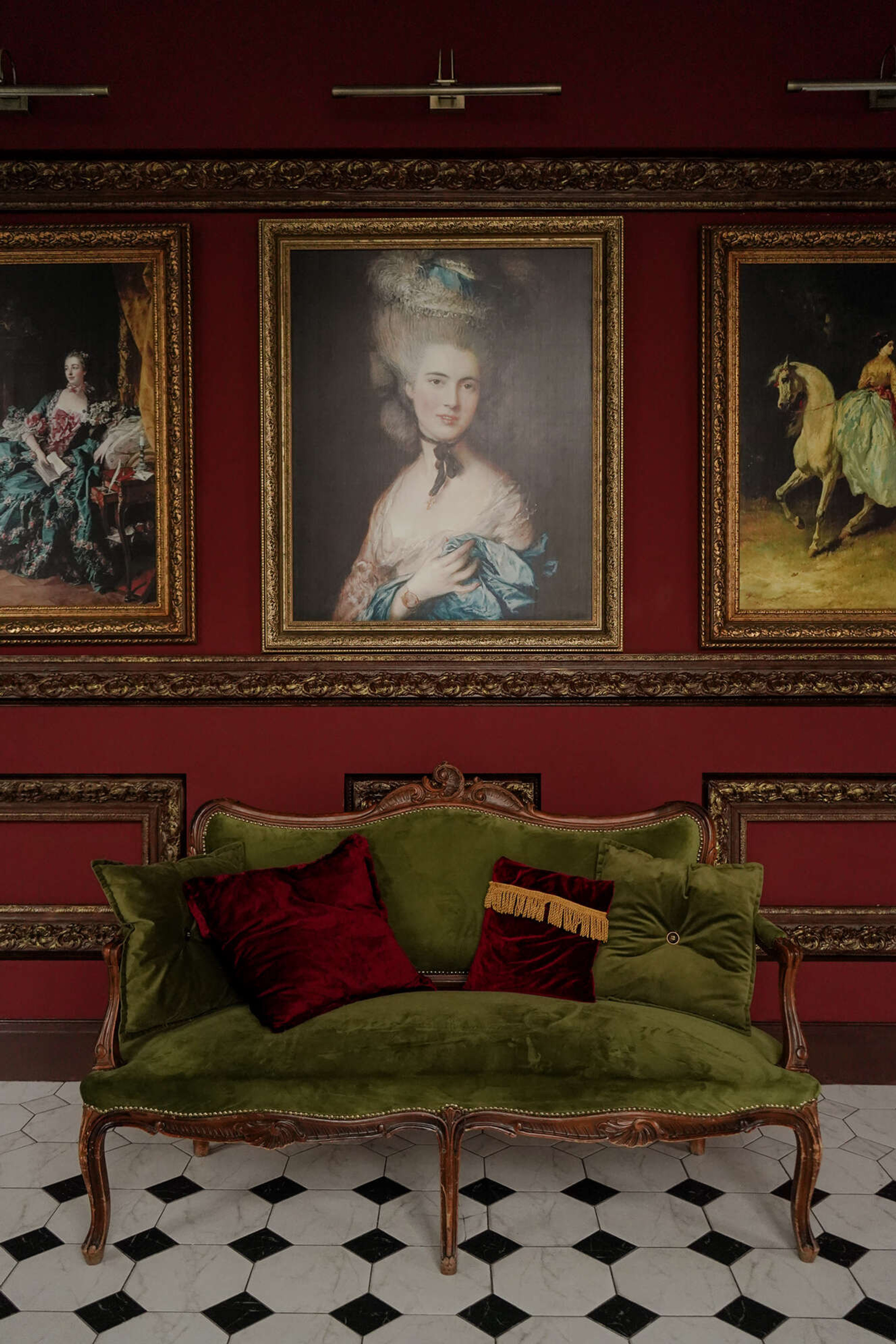 Студия LEONA — зал Галерея для предм. съемки С.-Пб|Sale Easy