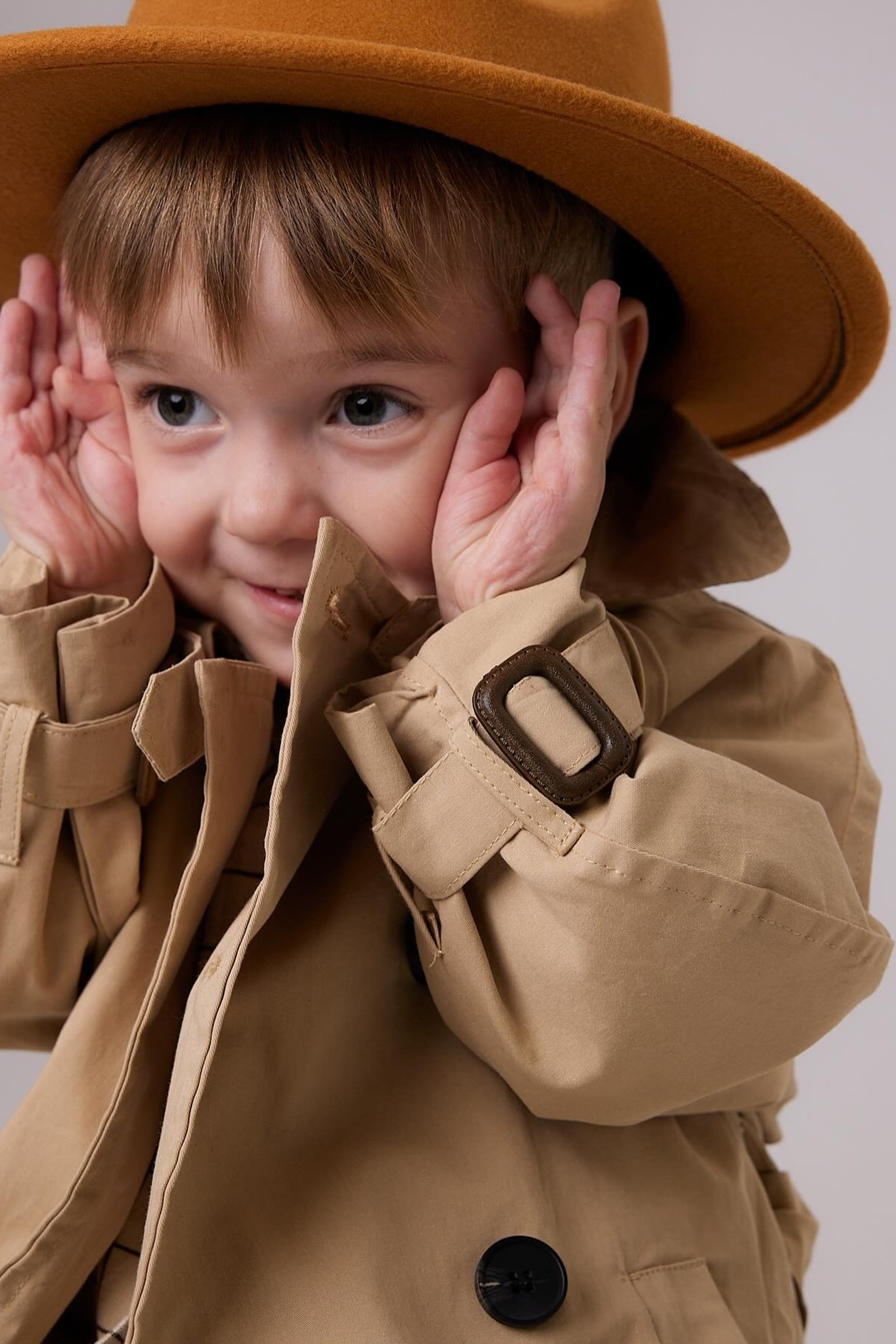 Модель для предметной съемки мальчик Радэль Казань| Sale Easy