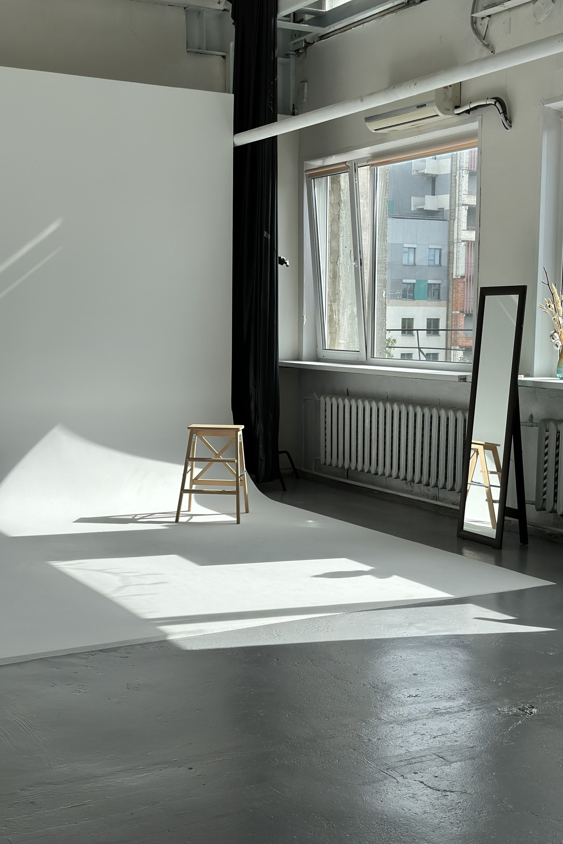 Студия MORE — Зал мастерск для предметной съемки Н.Новгород |Sale Easy