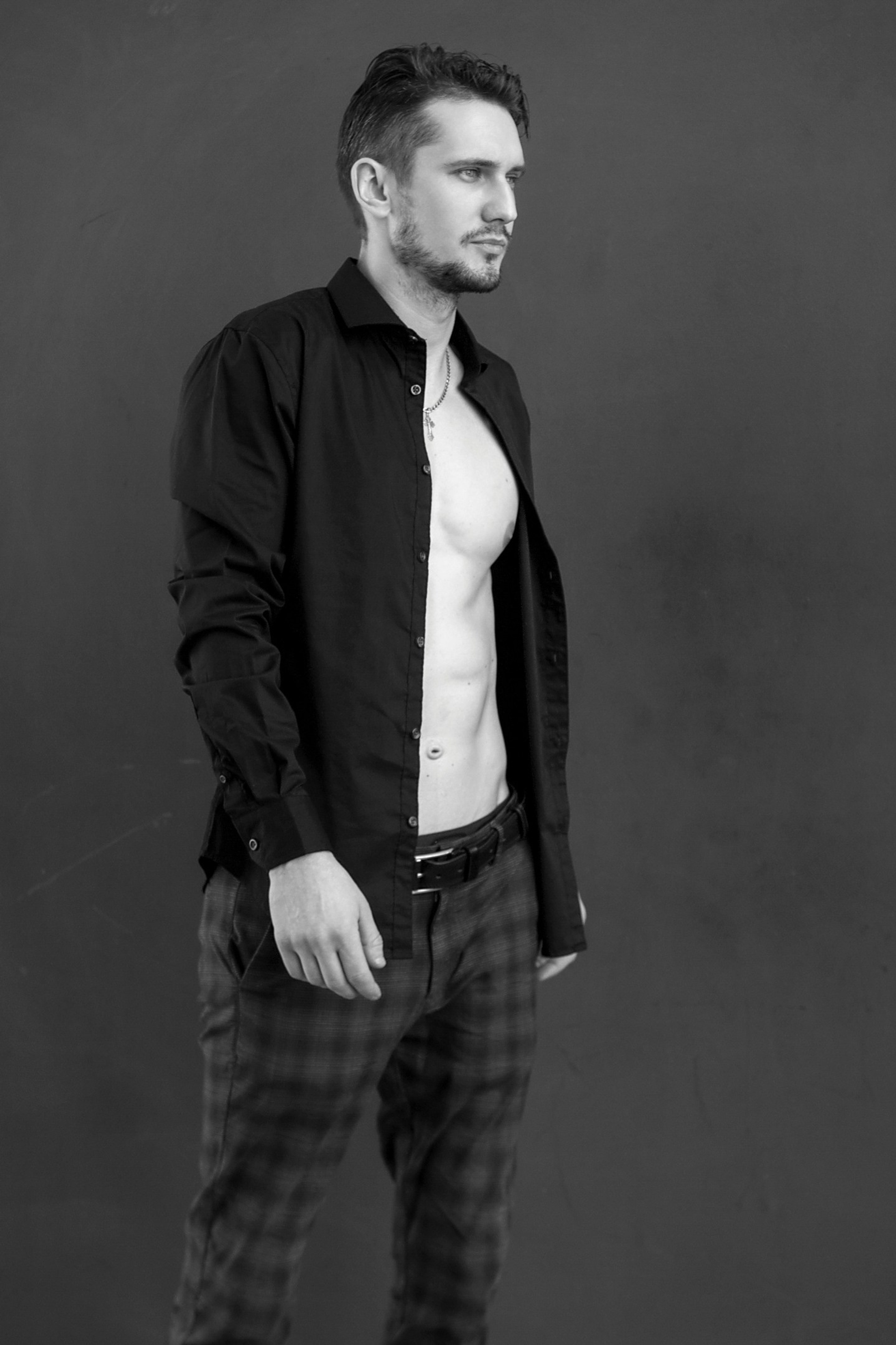 Модель для предметной съемки Евгений id 29 027 С.-Пб| Sale Easy