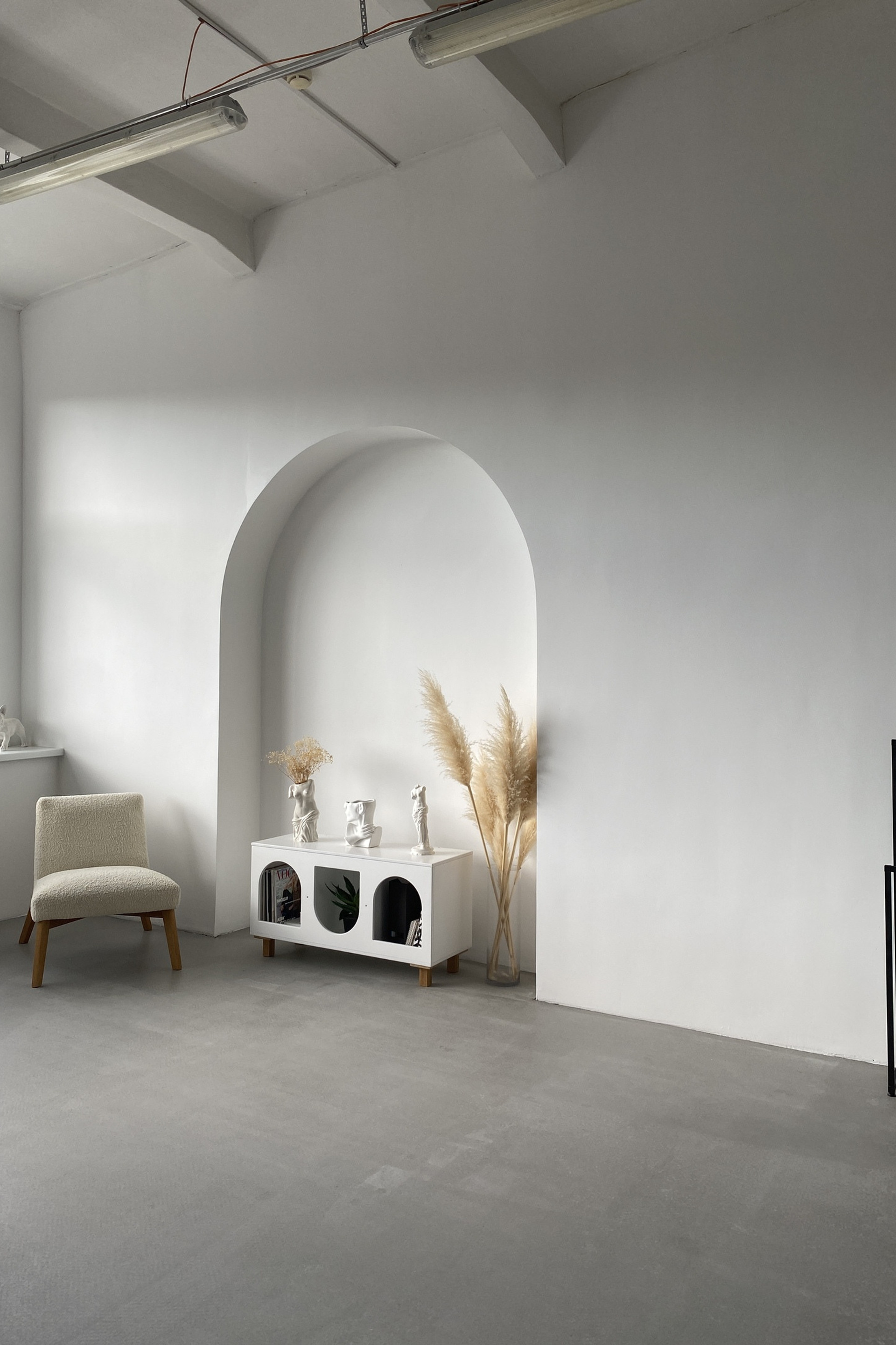 Студия VISUAL STUDIO — зал Контент для предм. съемки С.-Пб|Sale Easy