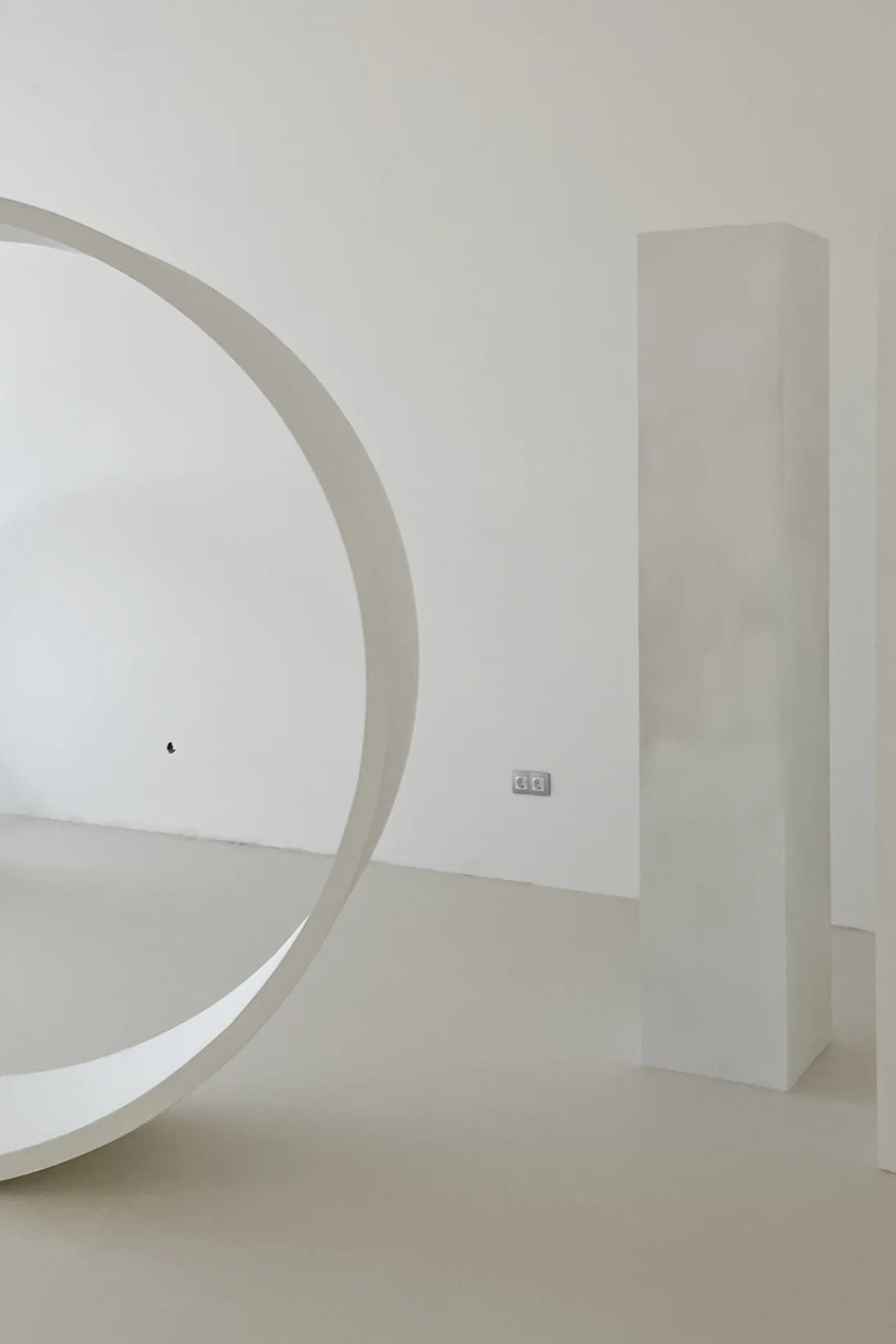 Студия Base — Зал SLAVA для предметной съемки Москва|Sale Easy