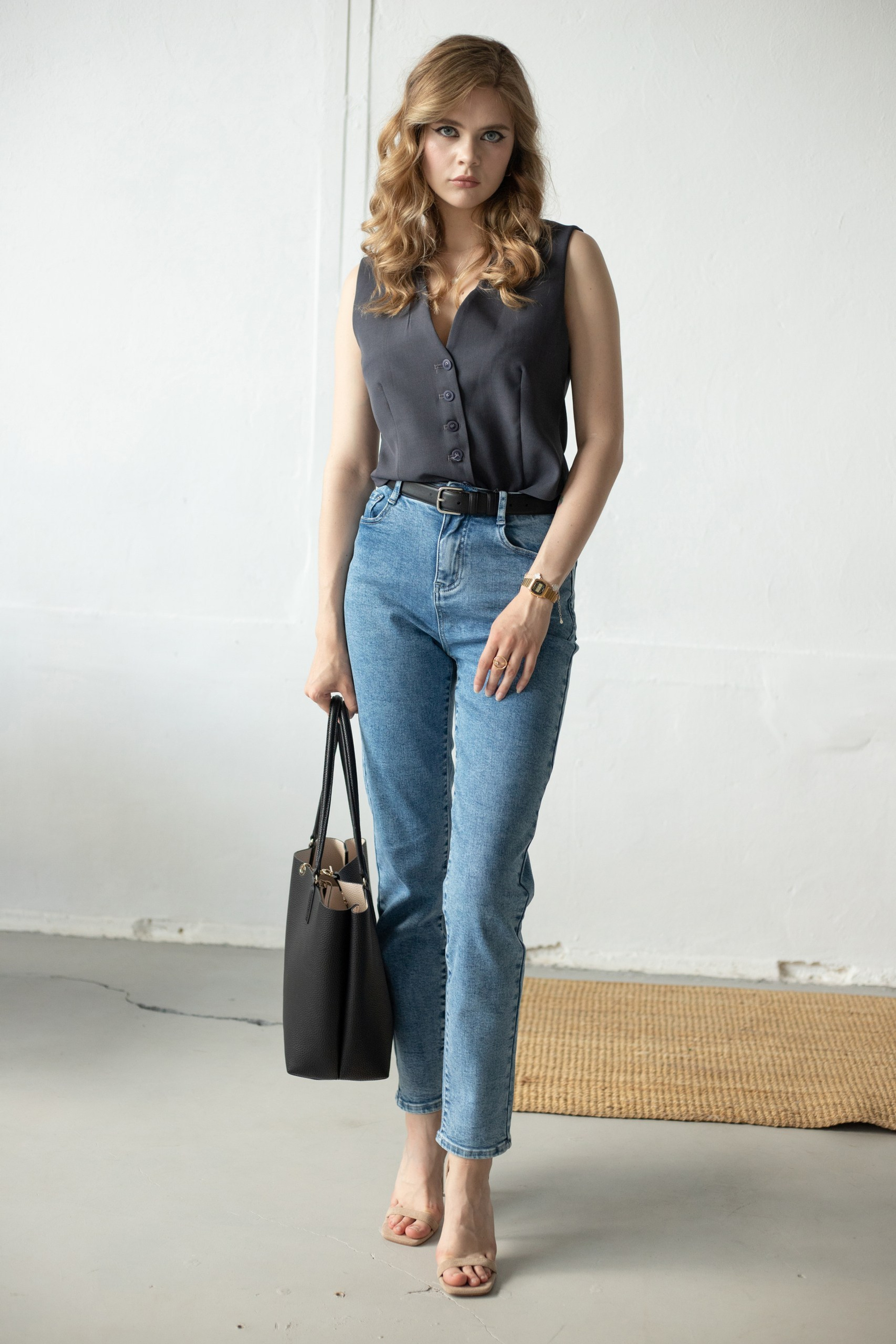 Модель для предметной съемки Владислава Н.Н.| Sale Easy