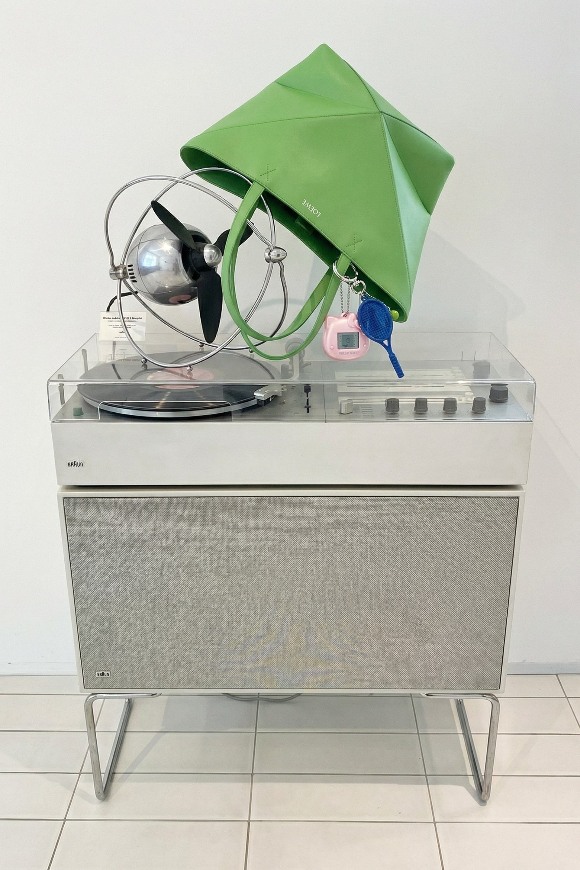 Работа для бренда Recycle Objects. Задача была в разработке креативной раскладки  на мой вкус