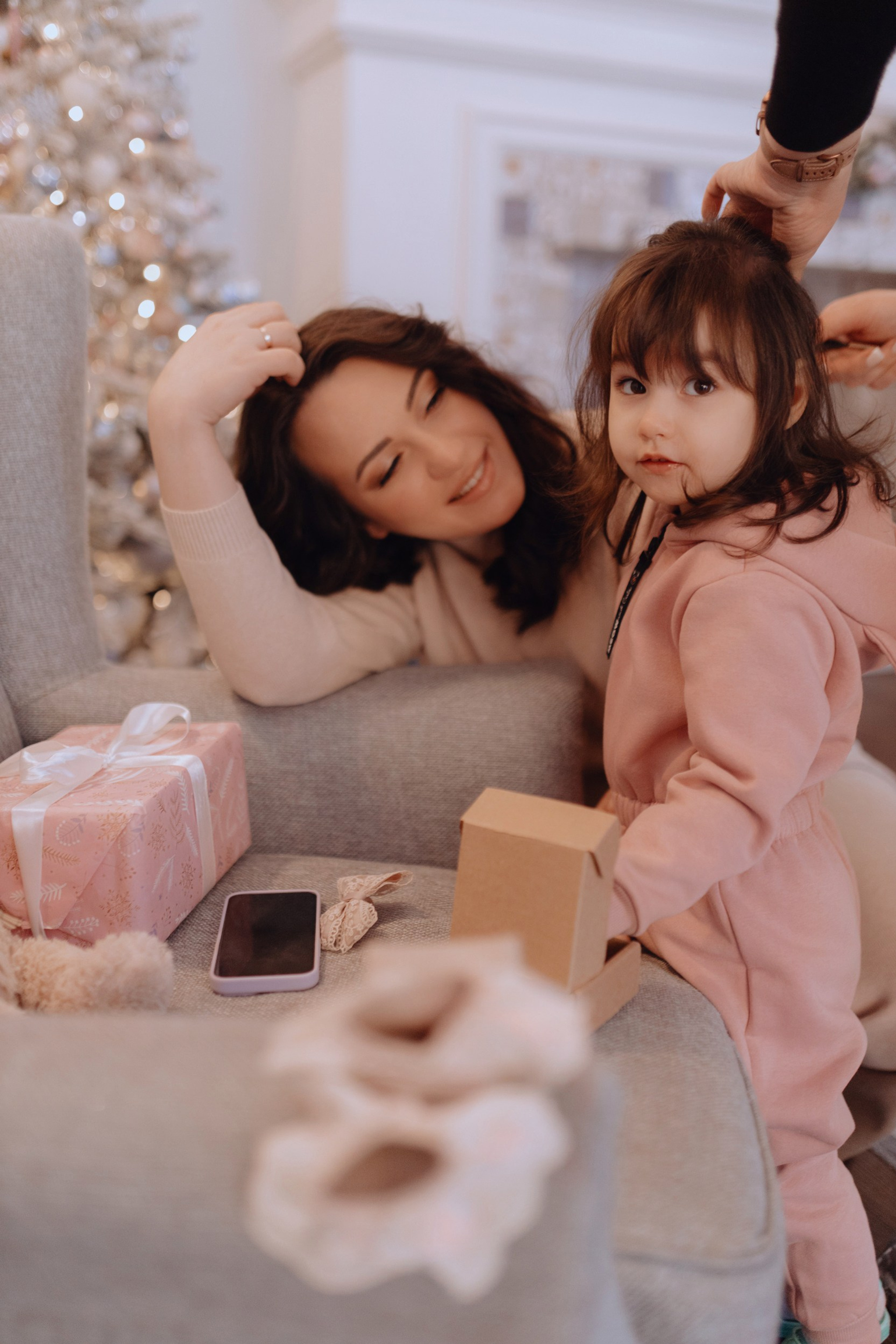 фотосъёмка семьи с детьми в уютной студии