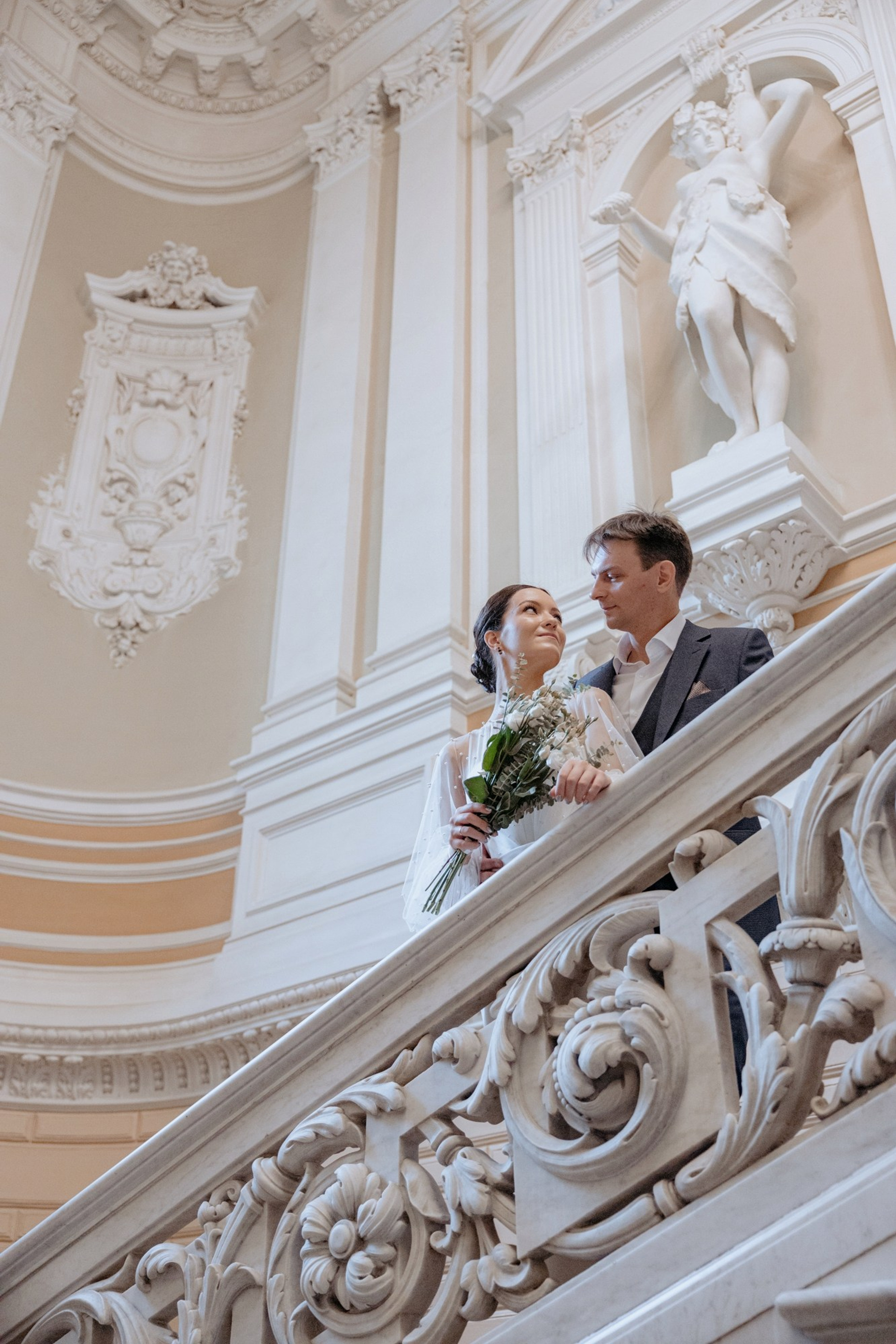 свадебная съёмка в парадных залах загса спб