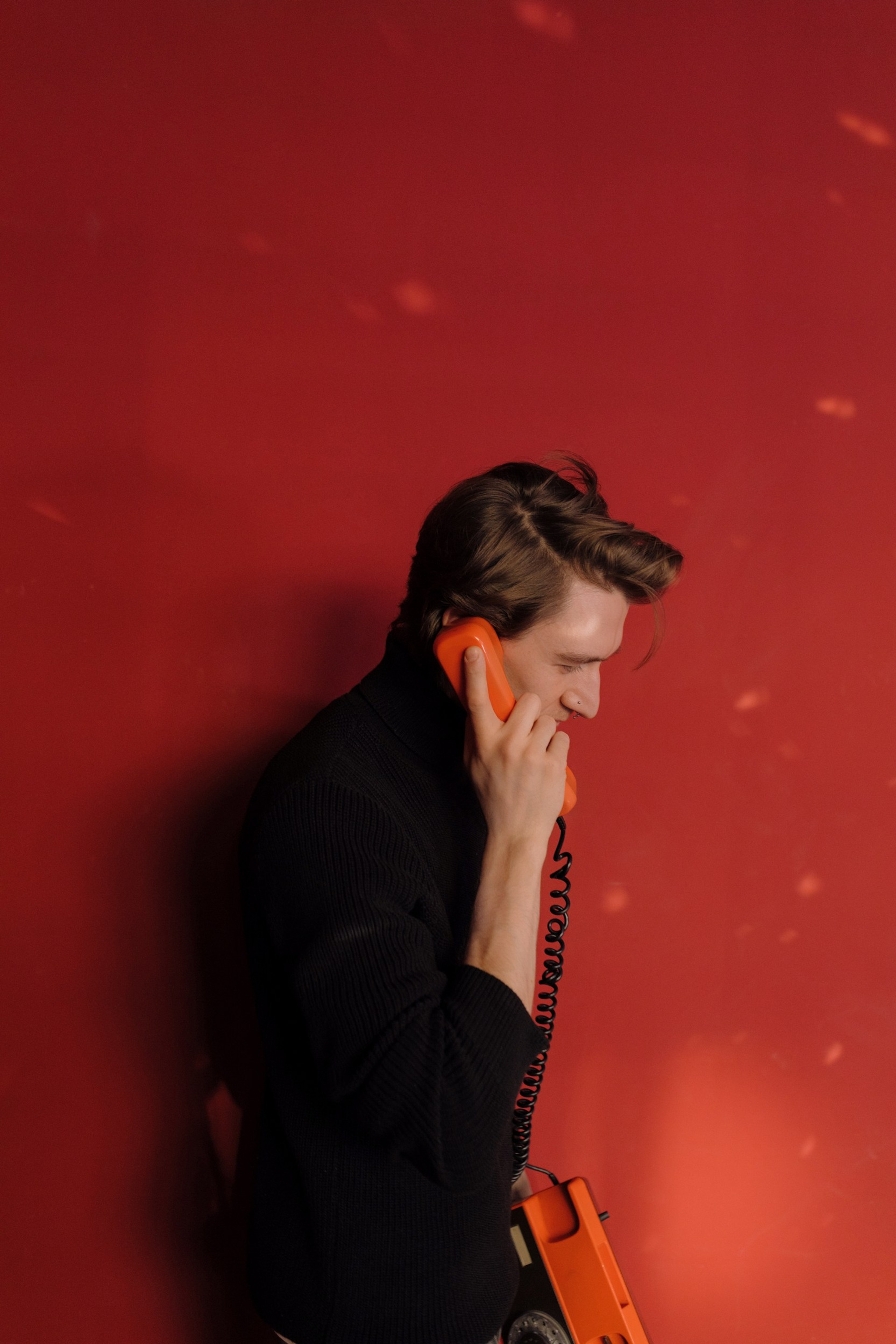 студийный портрет мужчины без постановки