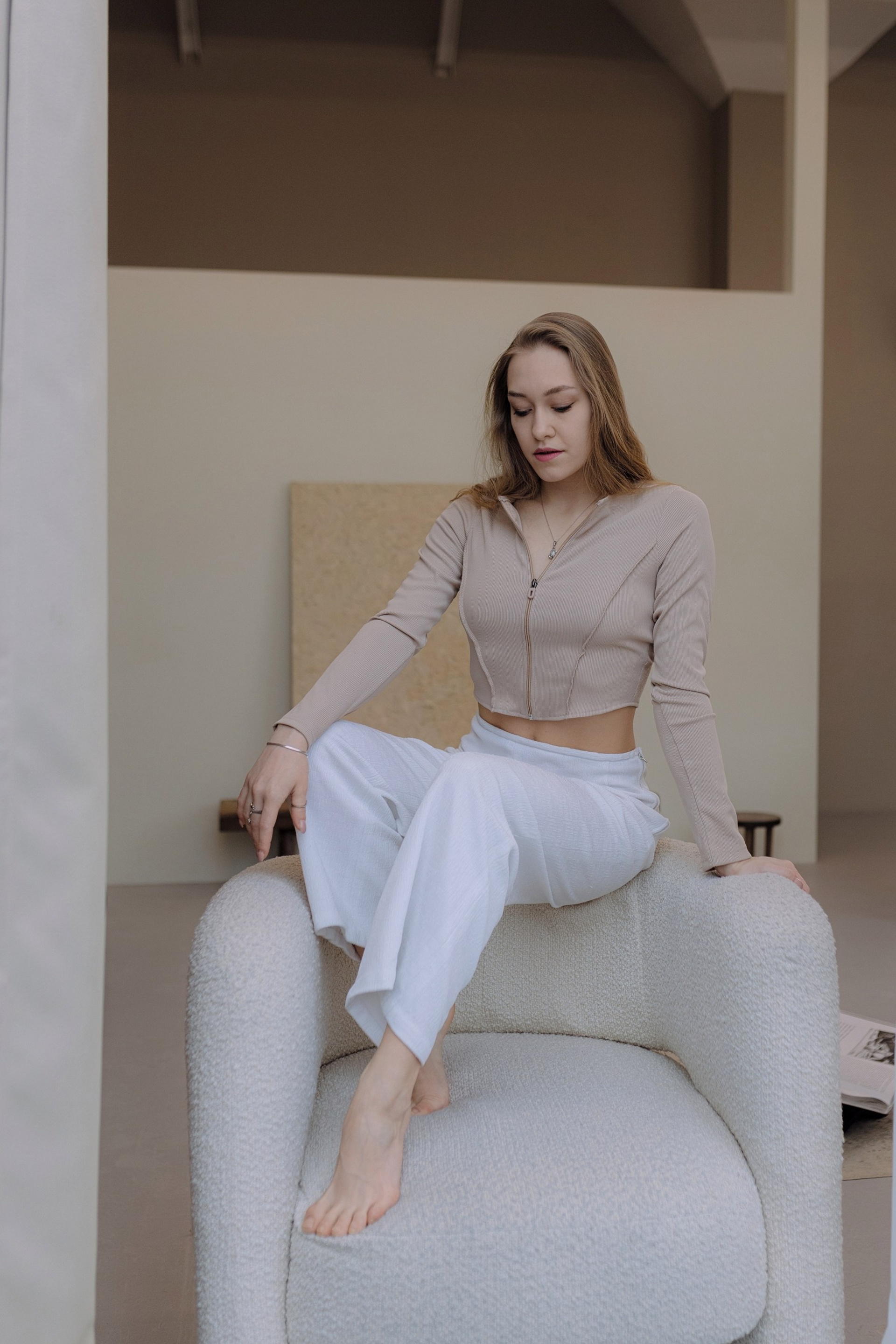 Ulyana Shyvyrtalova is a dance teacher and specialist in dance and movement therapy. Photographer and videographer in Saint Petersburg Alexandra Flotskaya