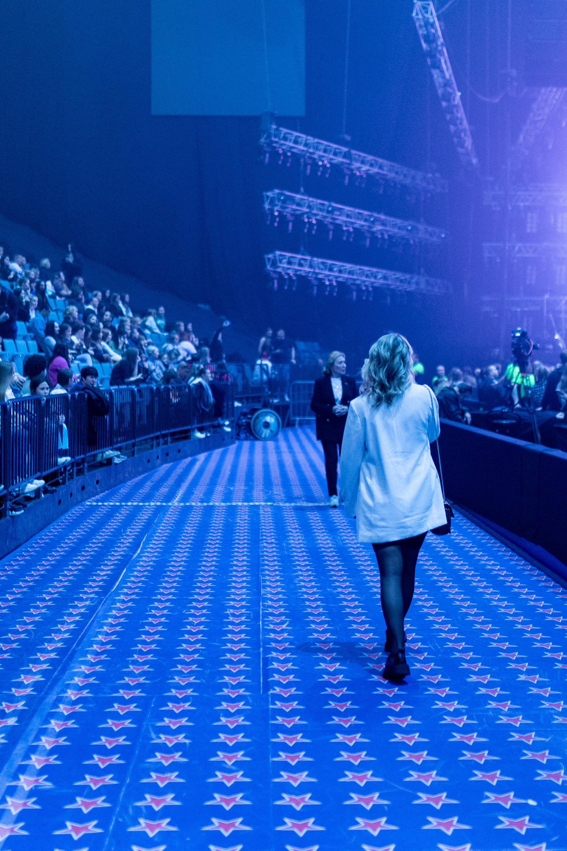 Портретный фотограф, свадебный фотограф, студийный фотограф, фотосессия Love Story, концертный фотограф, репортажный фотограф, коммерческий фотограф, фешн фотограф, международный фотограф, предметный фотограф