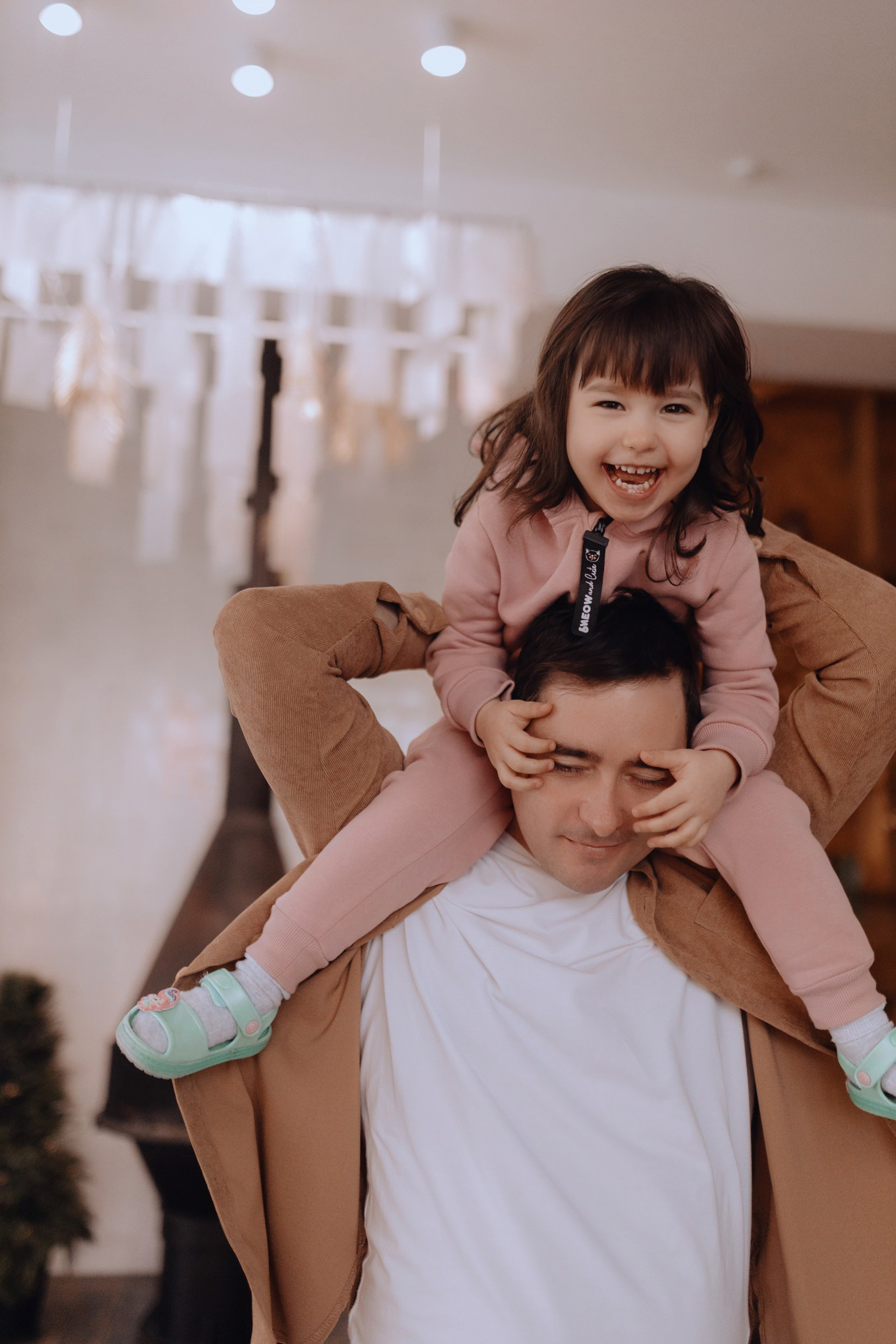 семейная фотосессия с детьми дома