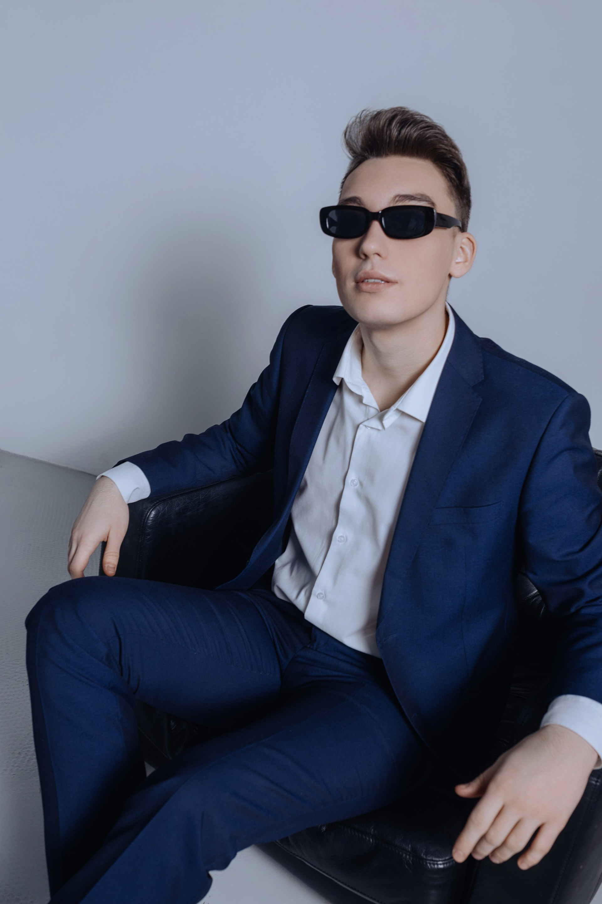 Portrait photographer, wedding photographer, studio photographer, love story photo shoot, concert photographer, reportage photographer, commercial photographer, fashion photographer, worldwide photographer, subject photographer