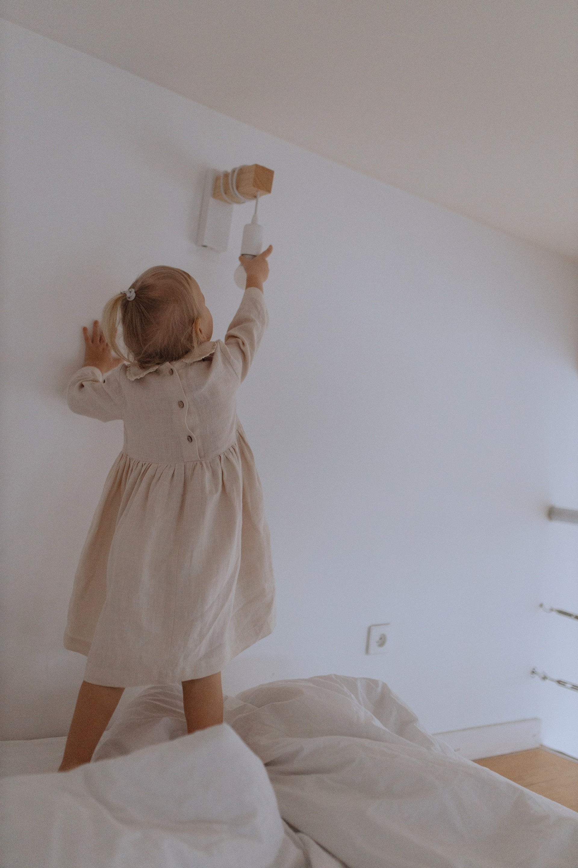 семейная фотосессия с детьми в светлой студии