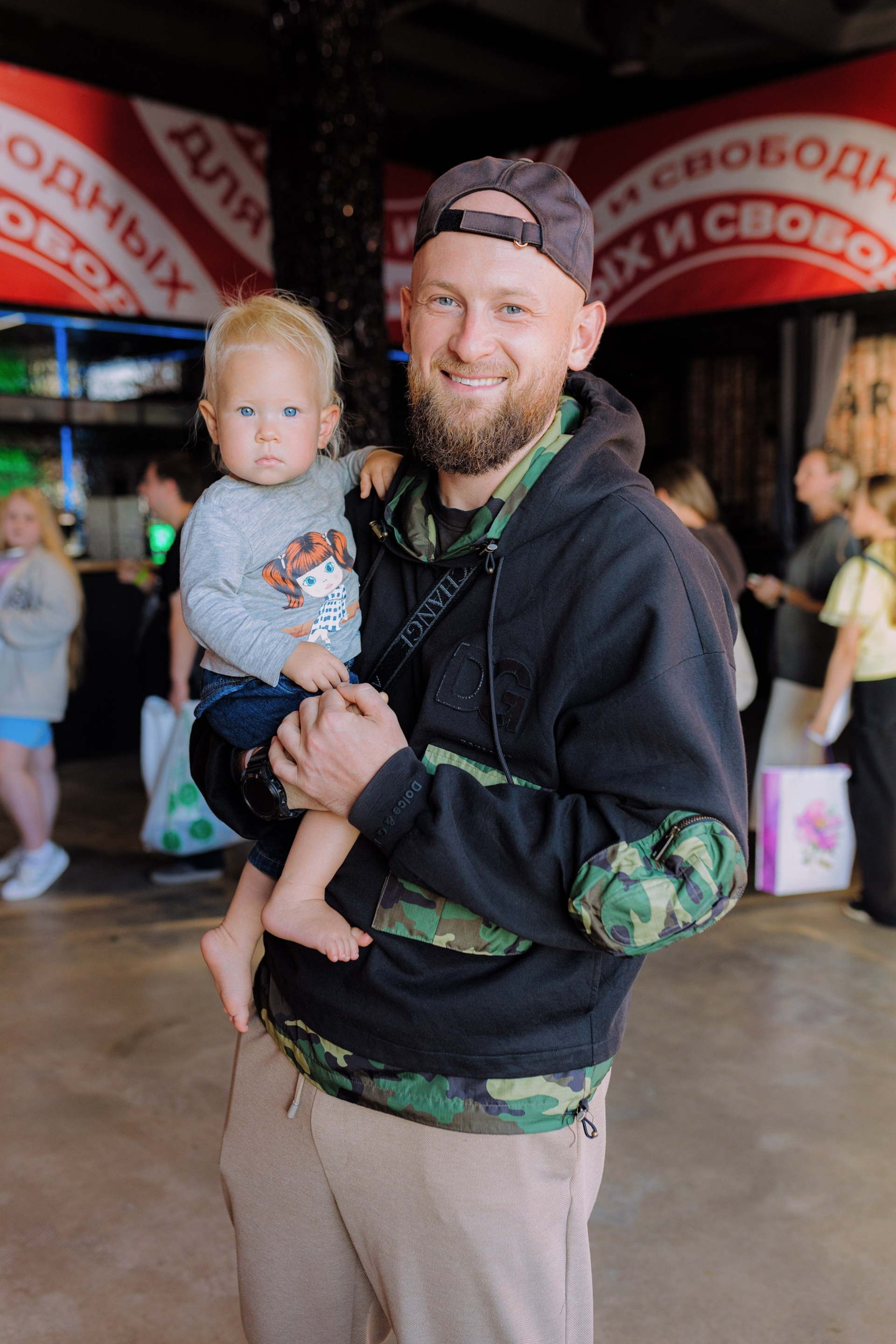 Ваня Дмитриенко в Roof Place. Фотограф и видеограф в Санкт-Петербурге Александра Флотская