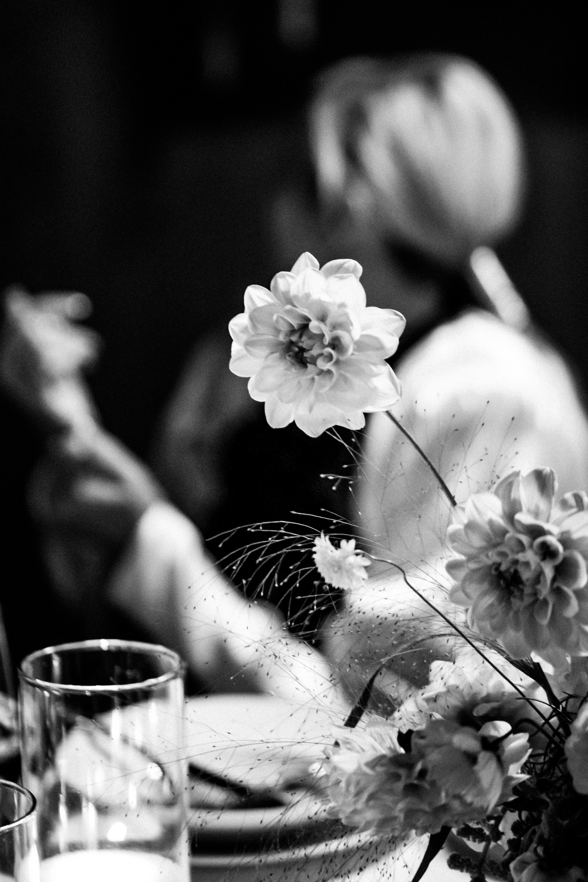 репортажная свадебная съёмка в ресторане