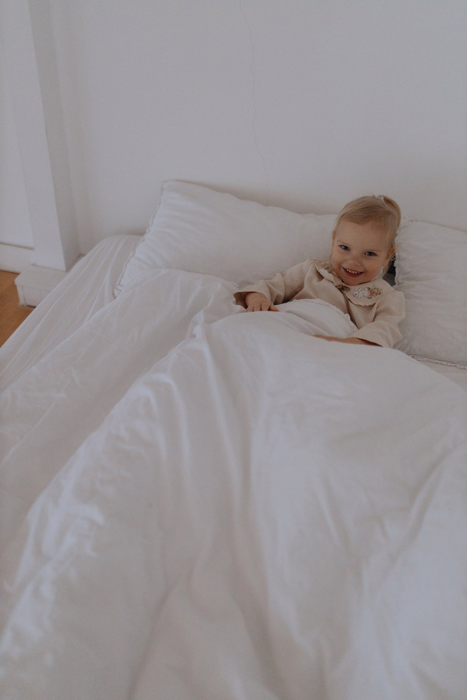 семейный портрет с детьми в современном стиле