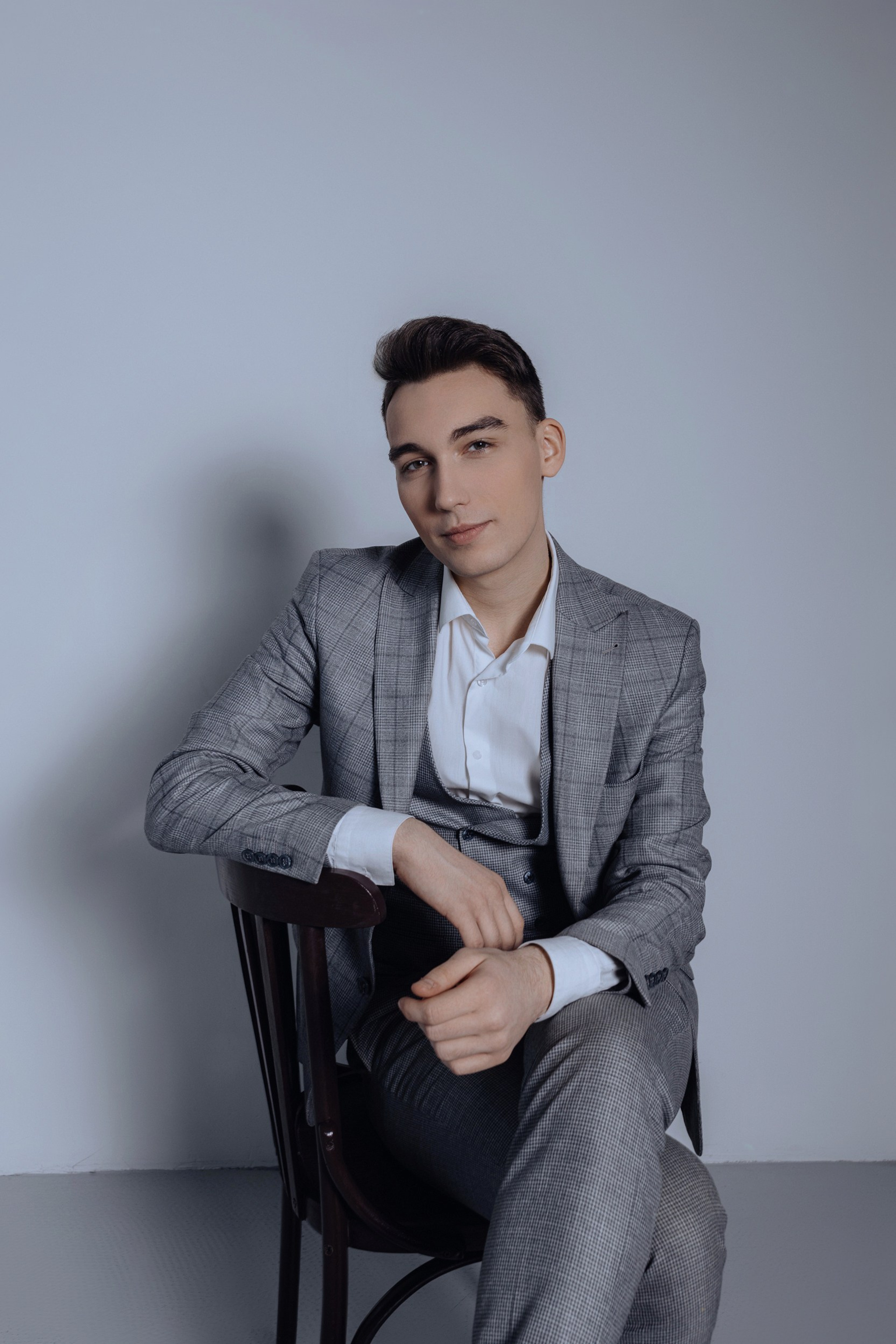 Portrait photographer, wedding photographer, studio photographer, love story photo shoot, concert photographer, reportage photographer, commercial photographer, fashion photographer, worldwide photographer, subject photographer