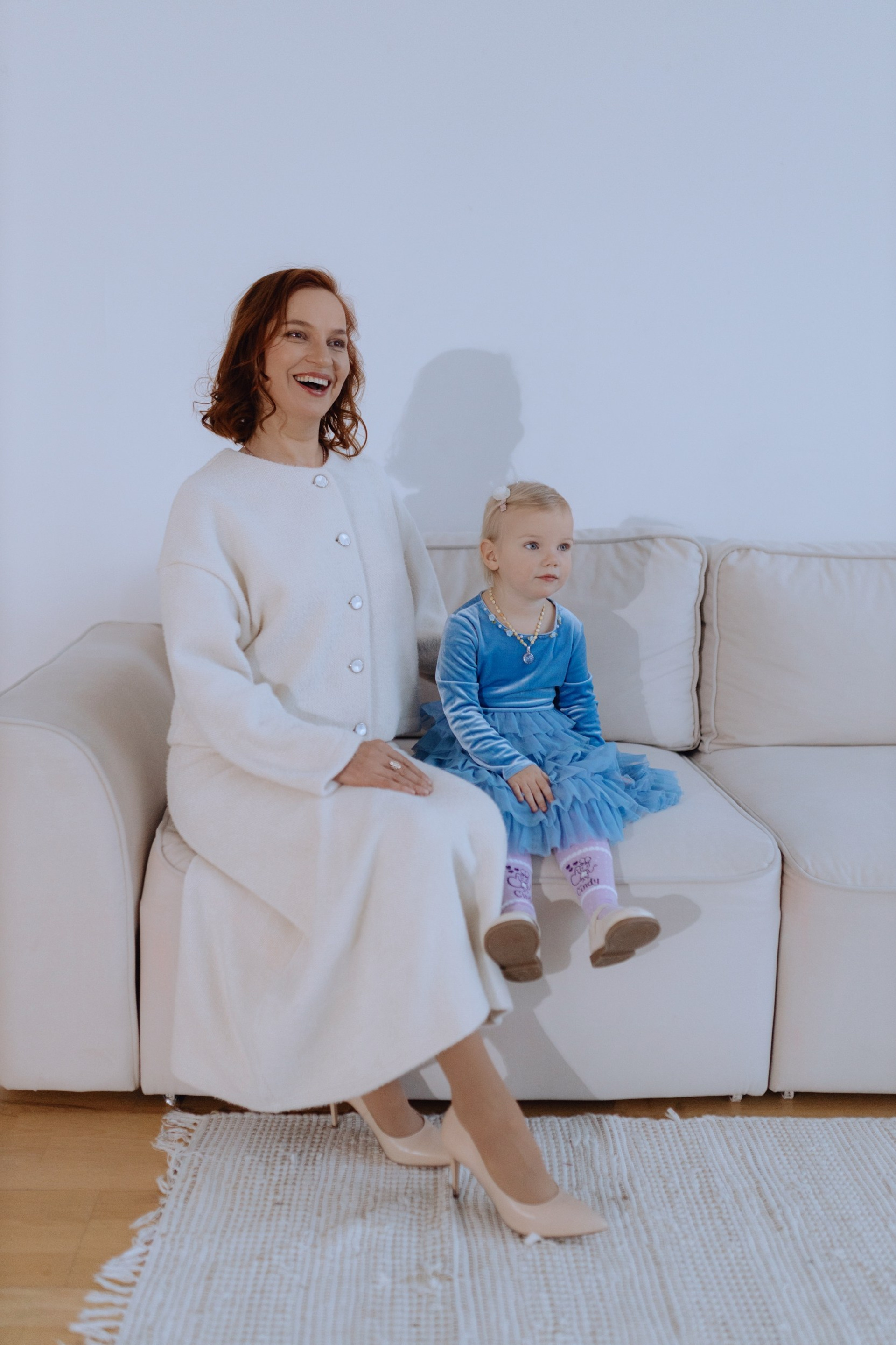 семейная съёмка с детьми в нейтральной стилистике