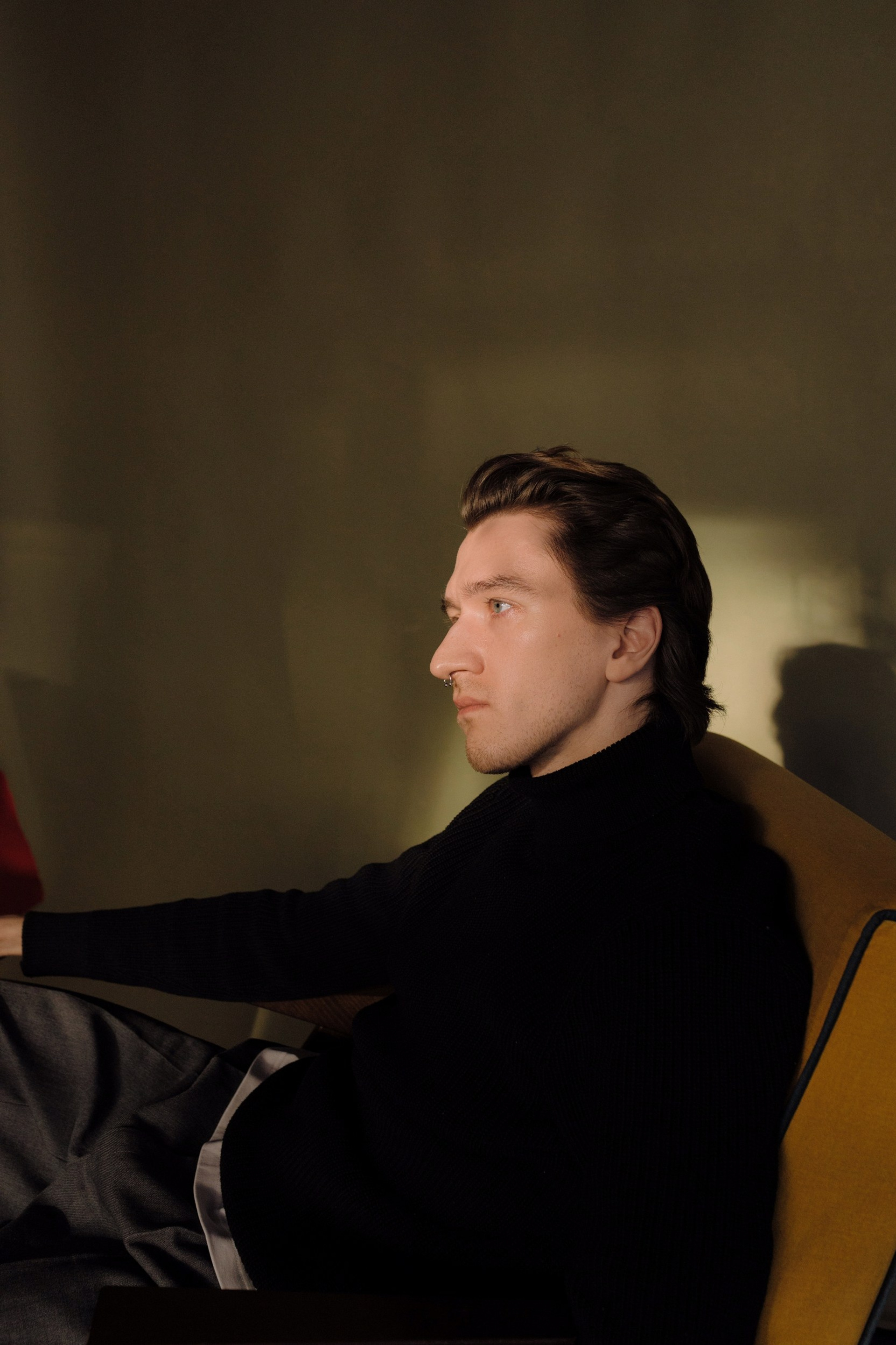 мужская портретная фотосессия в студии