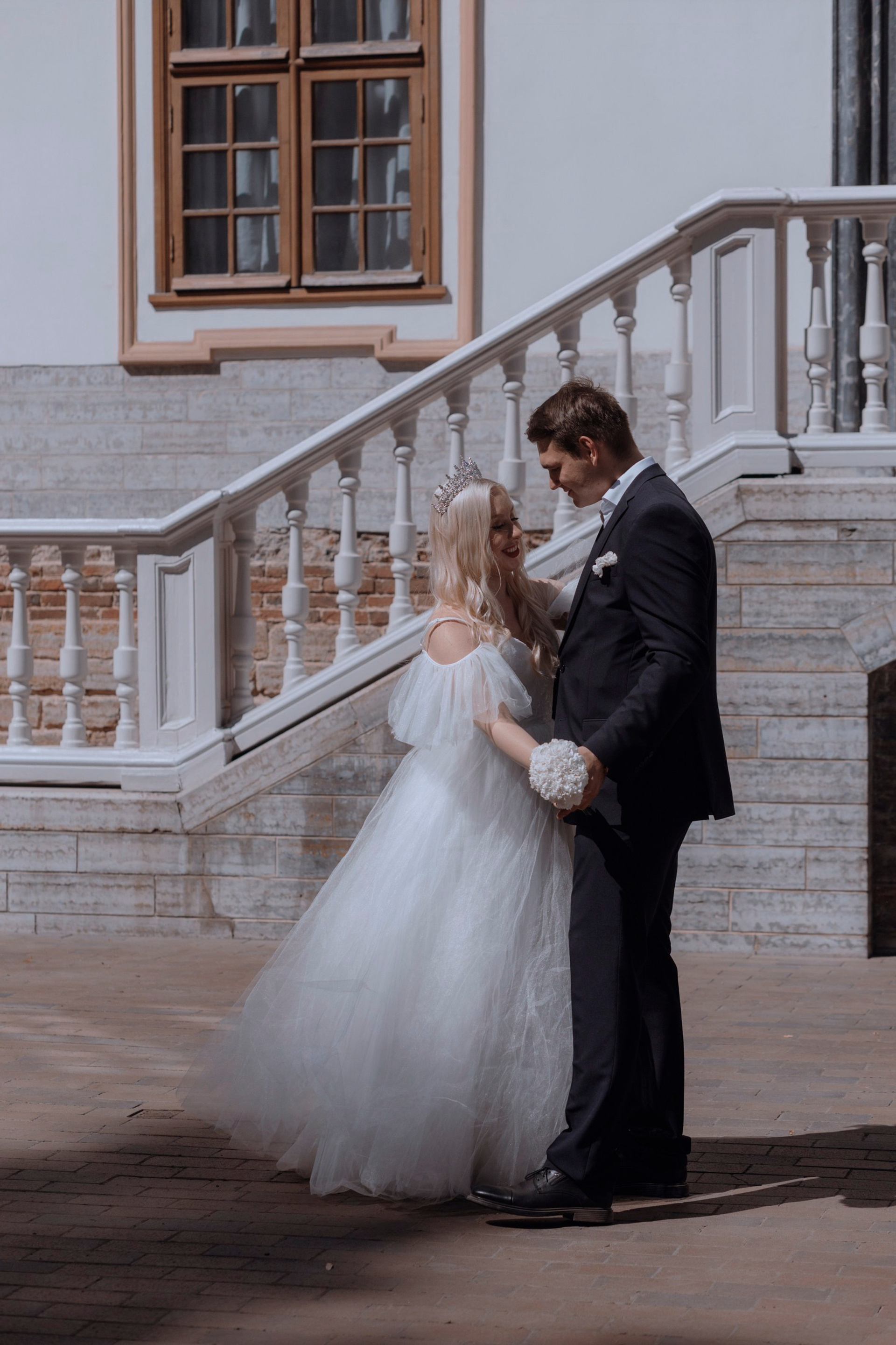 свадебная съёмка в летнем саду летом