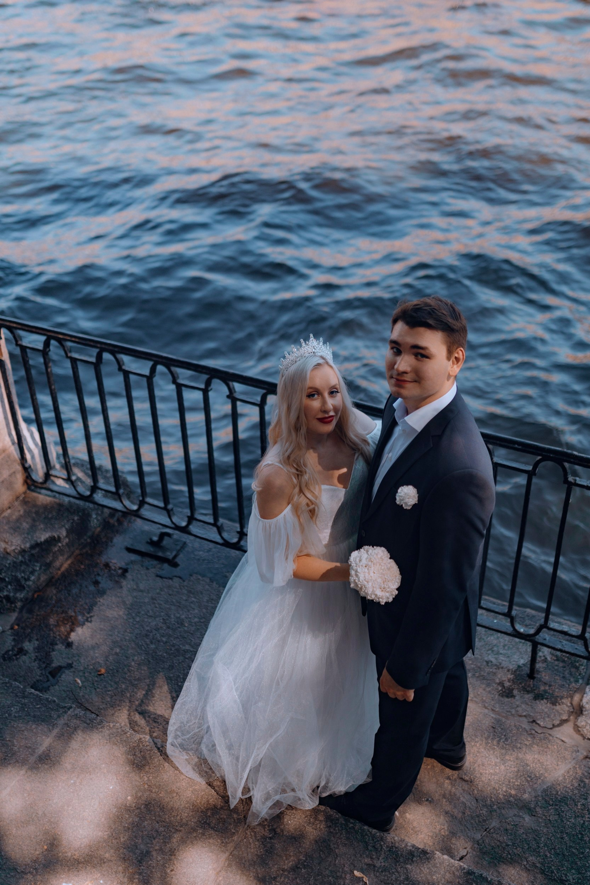 свадебная прогулка по летнему саду