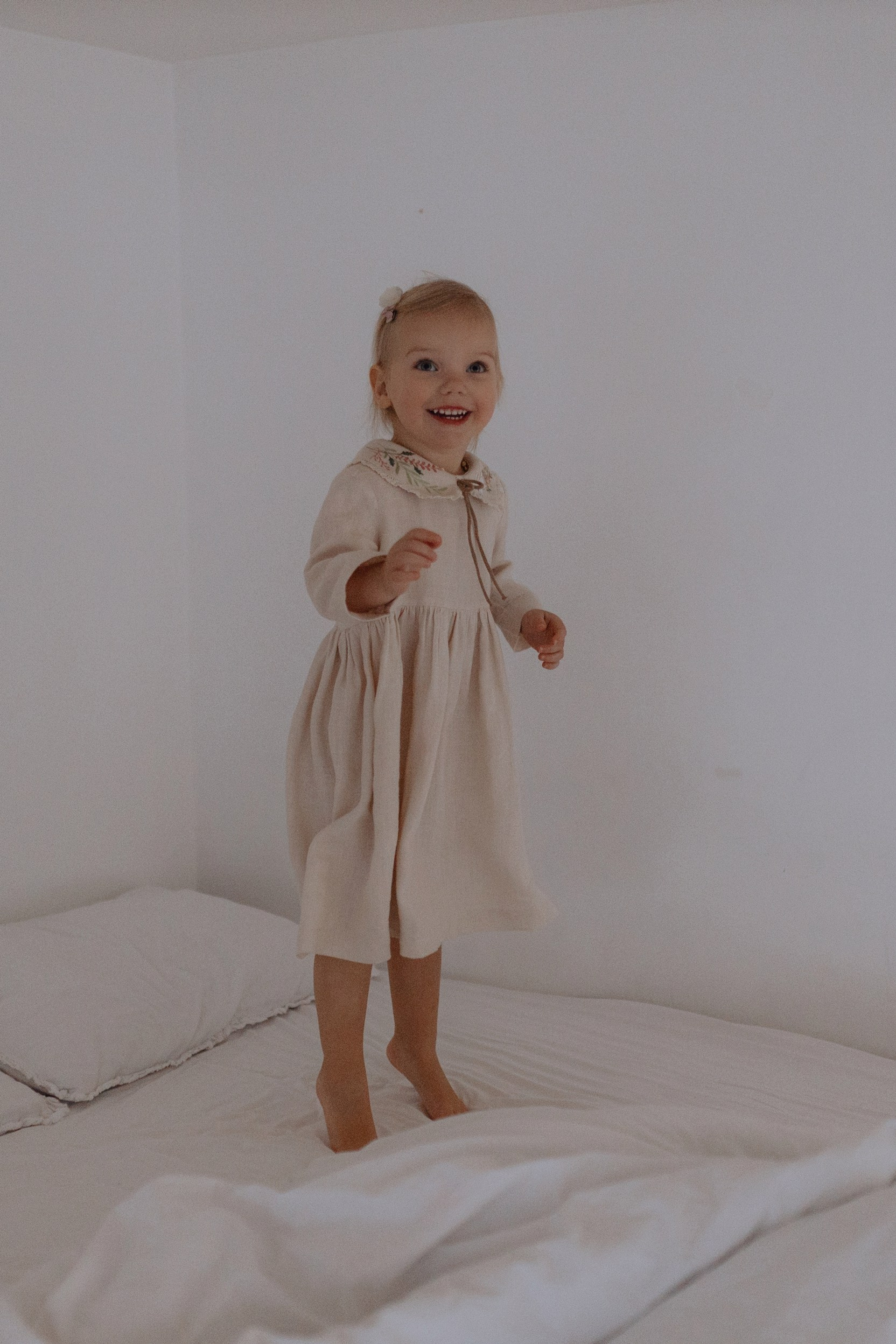 фотосессия семьи с детьми в уютной студии