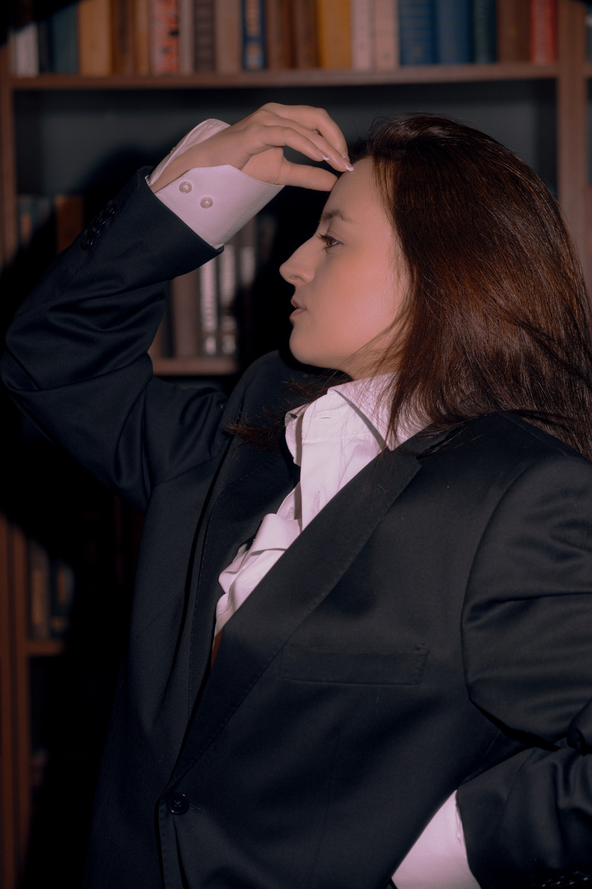 авторский женский портрет с профессиональным светом