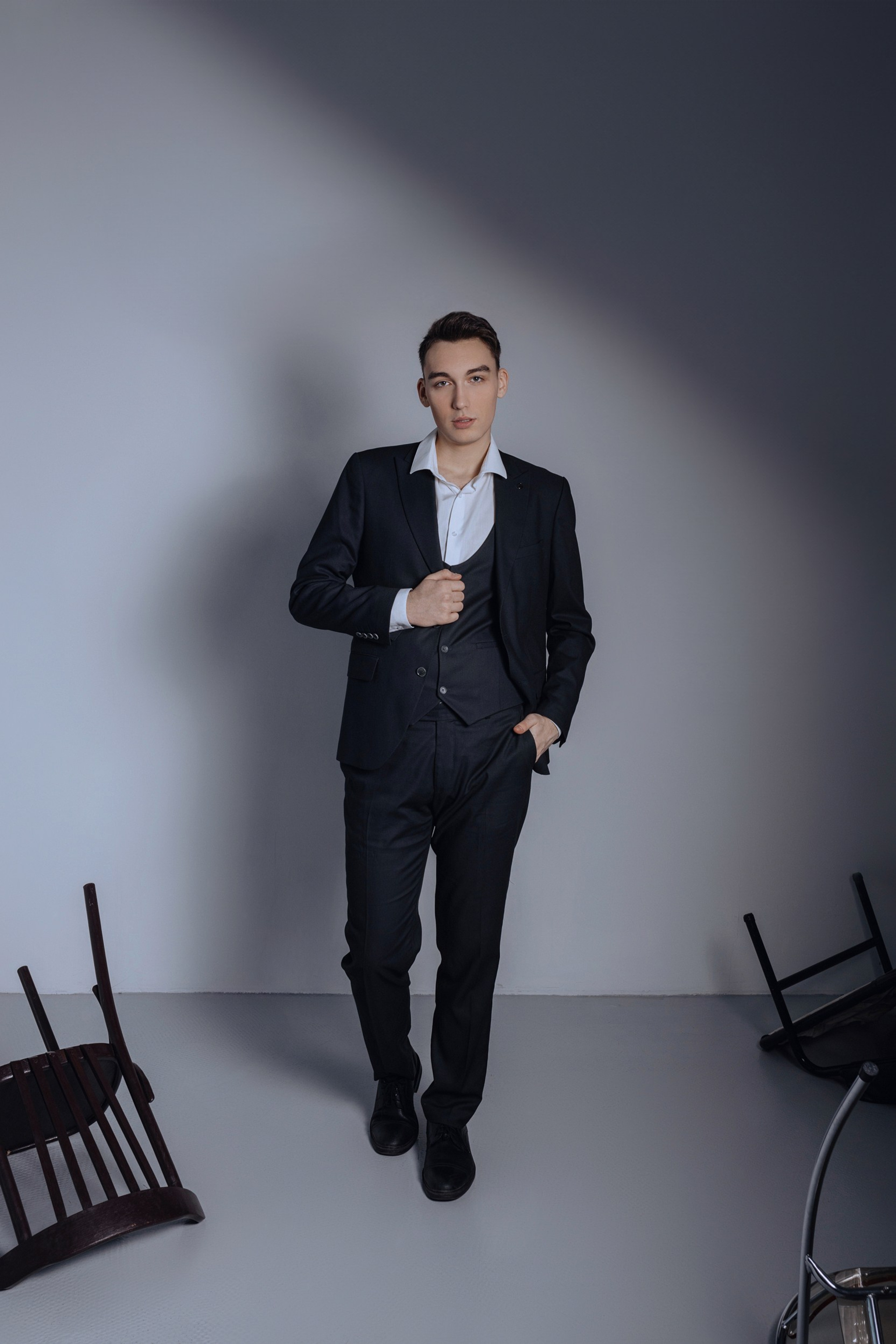 Portrait photographer, wedding photographer, studio photographer, love story photo shoot, concert photographer, reportage photographer, commercial photographer, fashion photographer, worldwide photographer, subject photographer