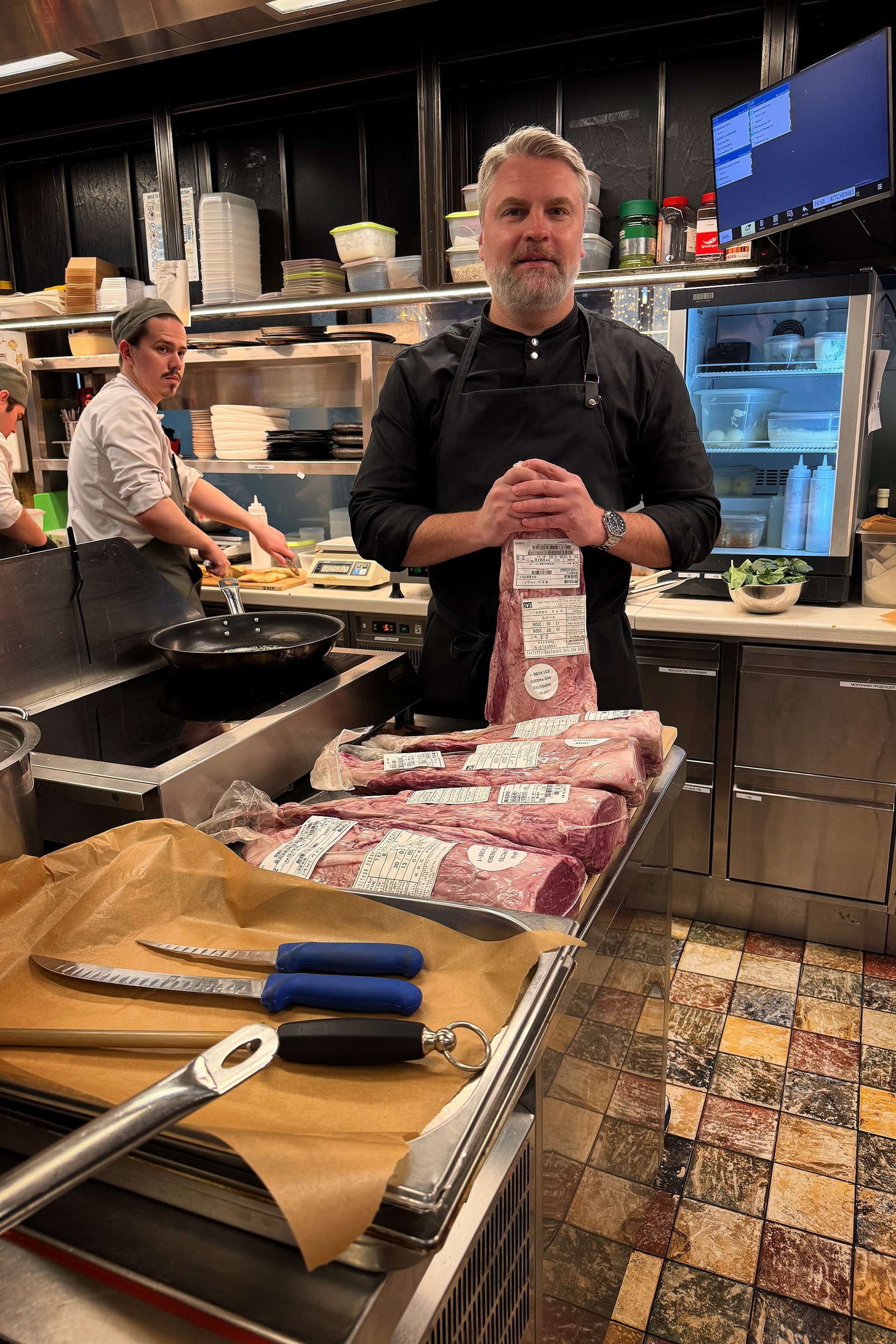 Thoughts in a line. The Other Pavel Potseluev — film photography and mastery of meat business