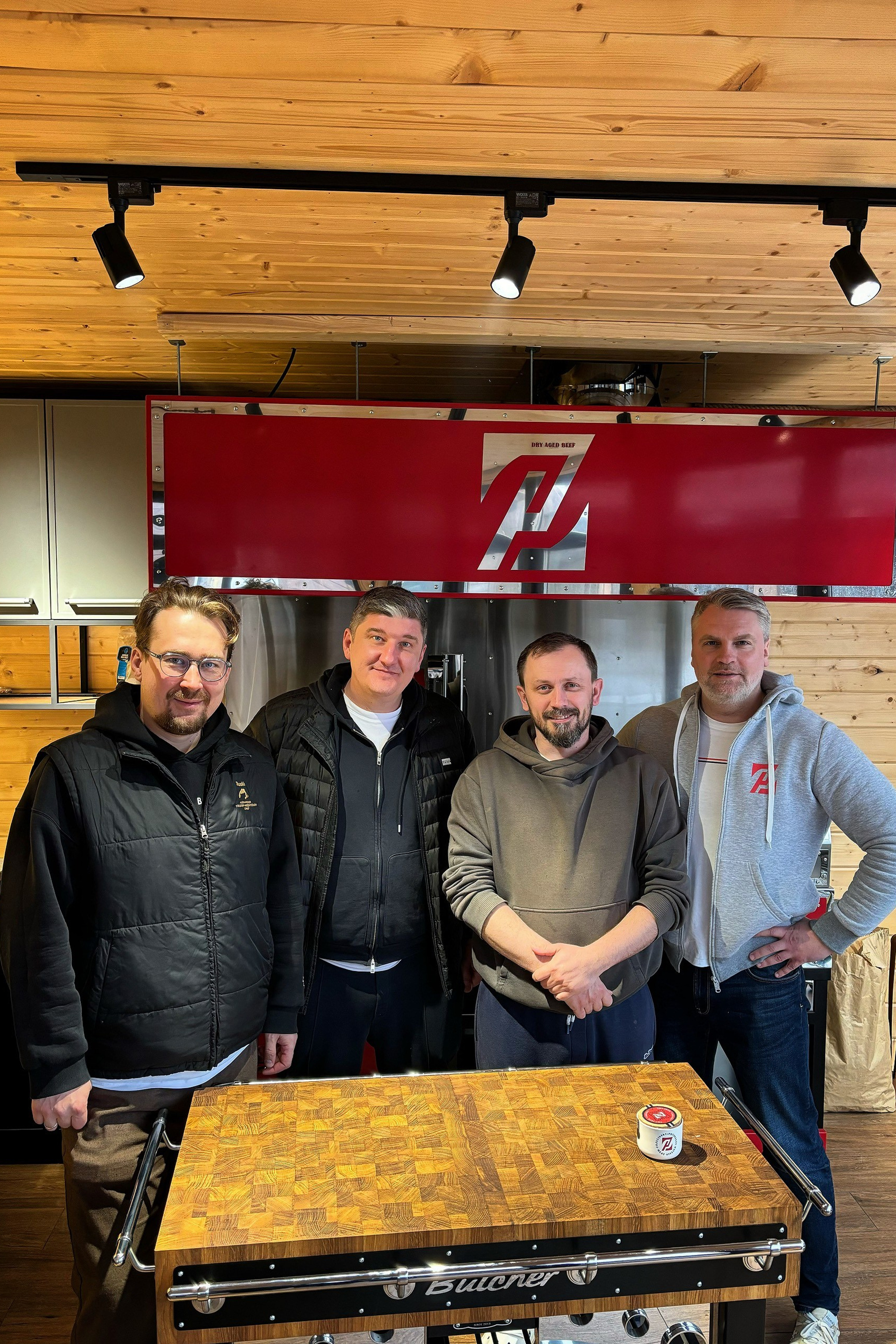 Мысли в строчку. Другой Павел Поцелуев — плёночная фотография и мастерство мясного дела