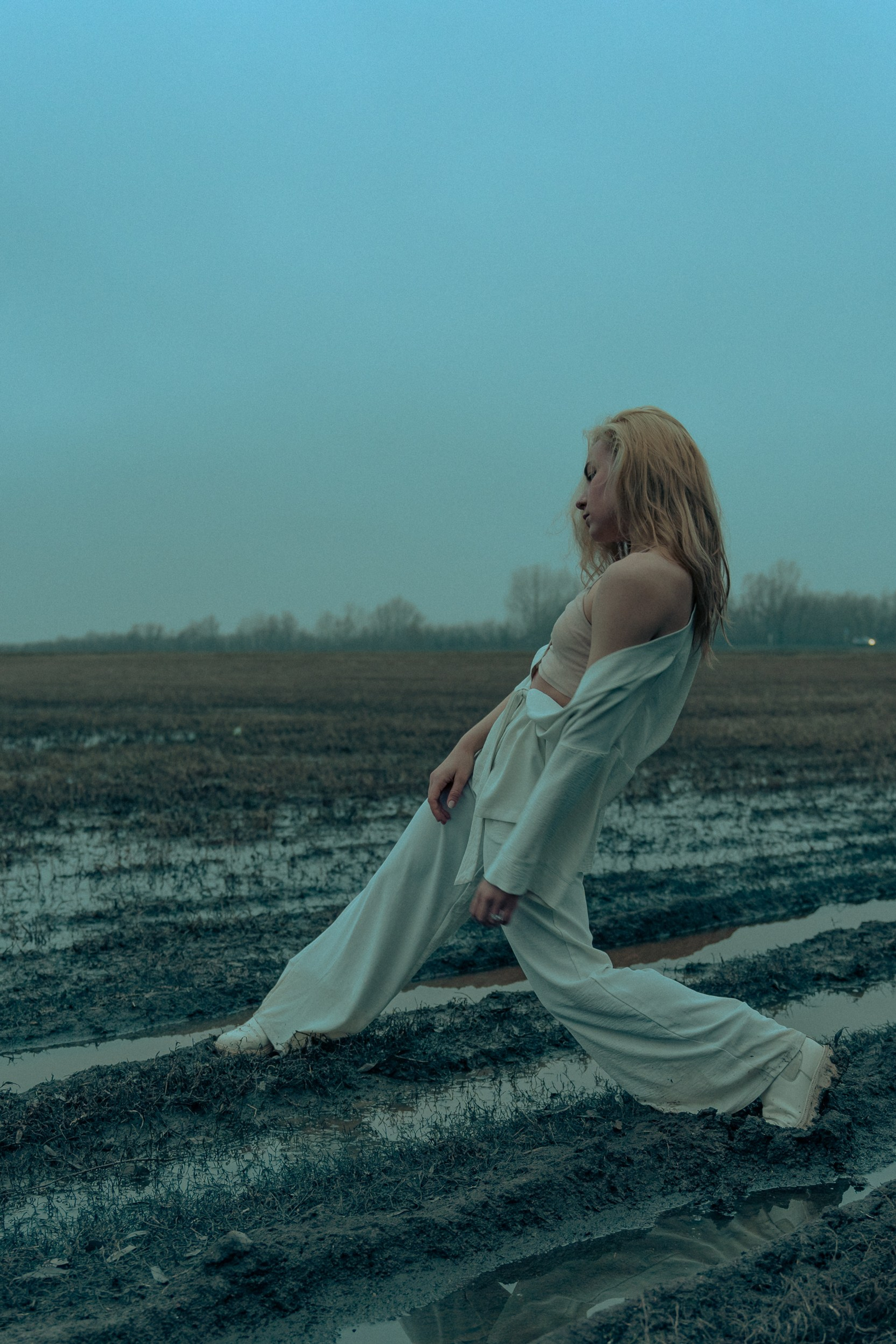 Рассветная съемка в поле Самара. Предметный фотограф Самара