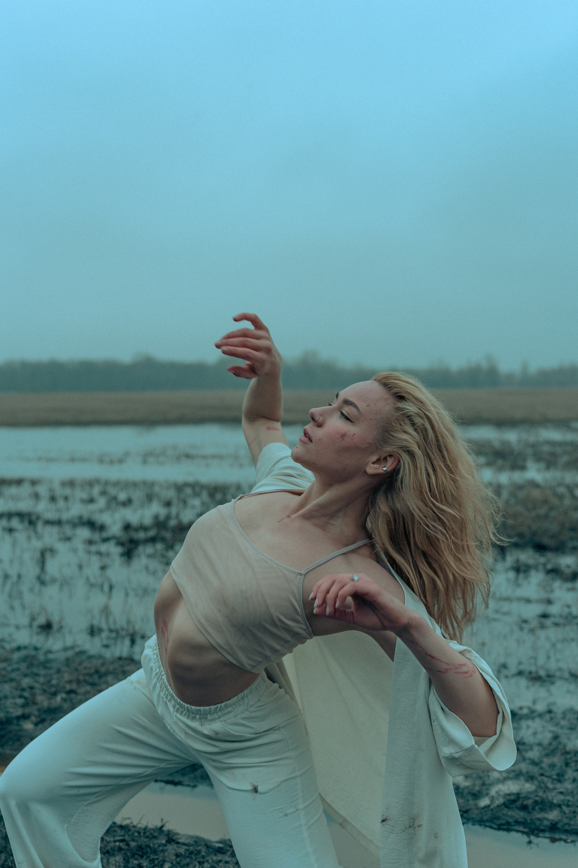 Рассветная съемка в поле Самара. Предметный фотограф Самара