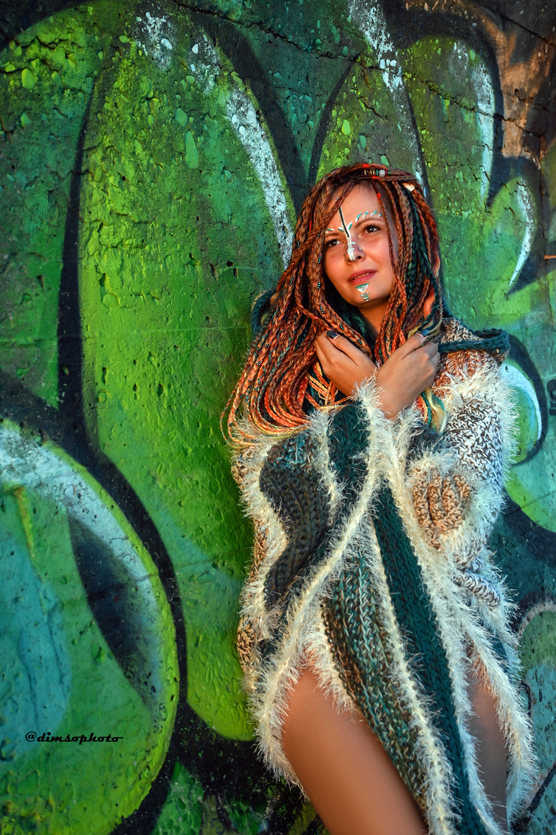 Алёна на диком пляже