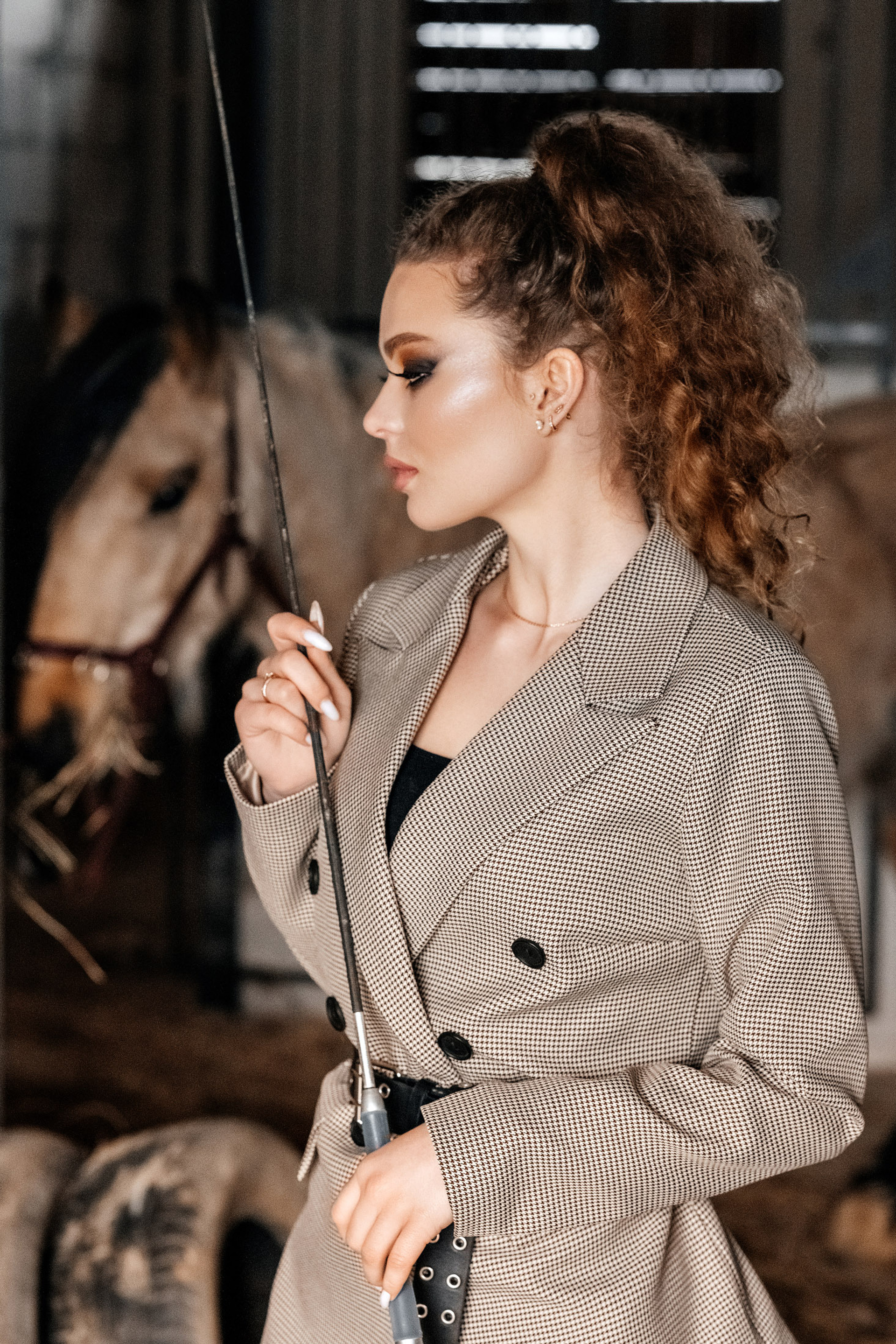 Женская съемка с лошадью