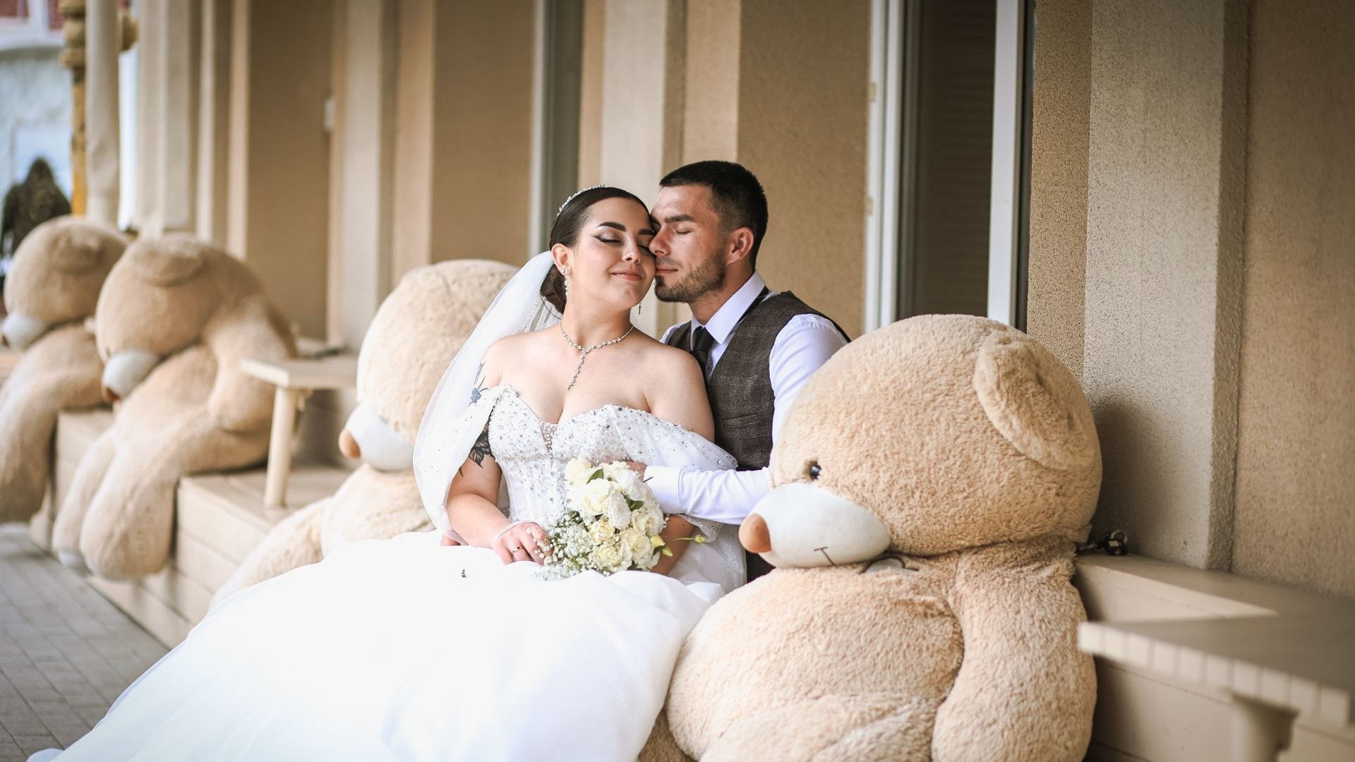 ВИДЕО. Свадебный фотограф — видеограф в г. Астрахань Екатерина Юмашева