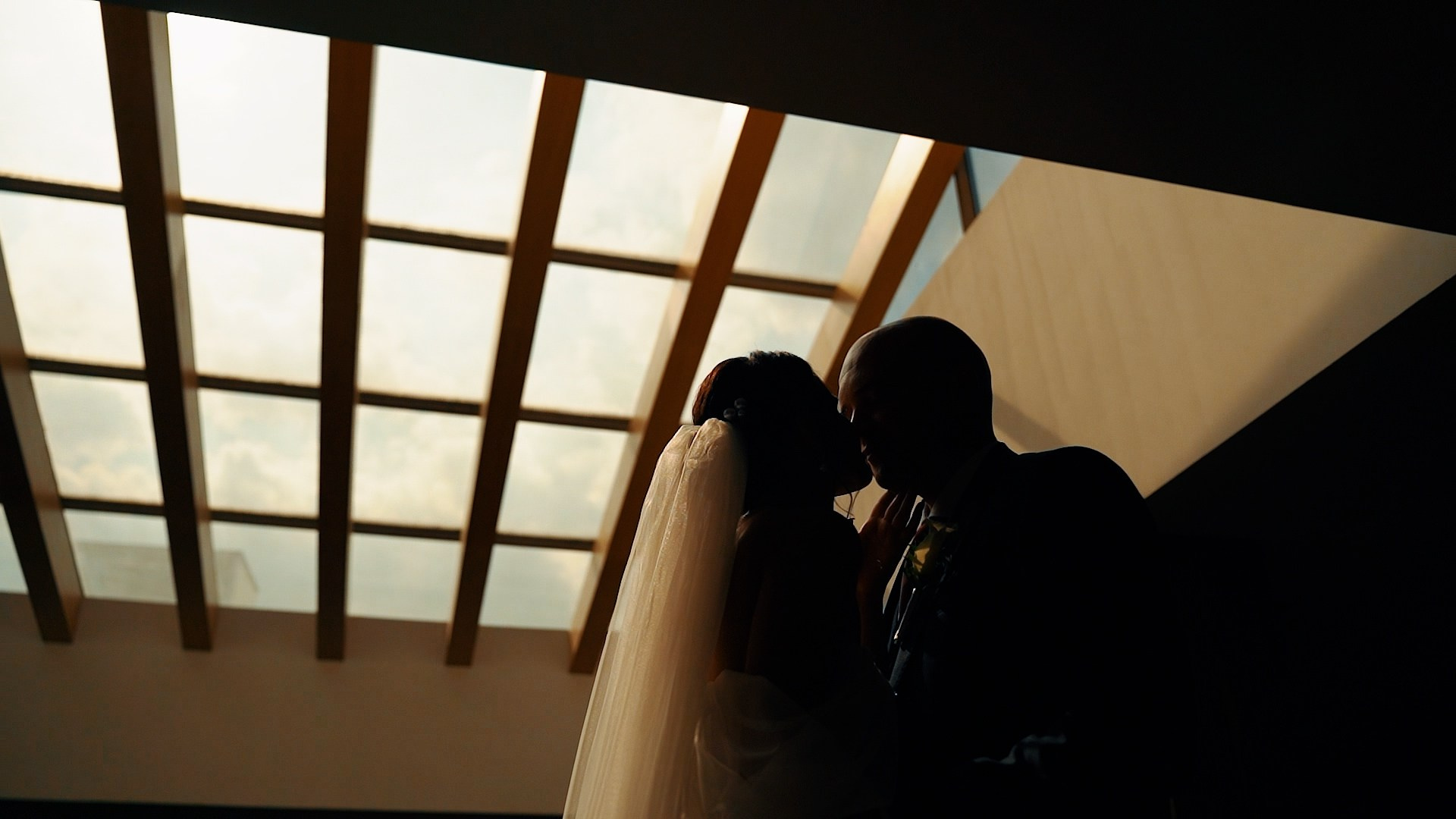 Видеограф на свадьбу. Профессиональная видеосъемка любых мероприятий