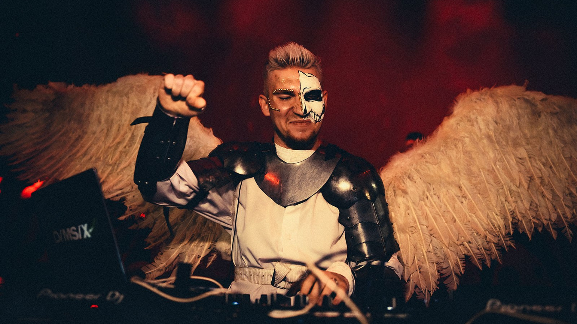 КЛУБНЫЙ И&nbsp;РЕСТОРАННЫЙ РЕПОРТАЖ