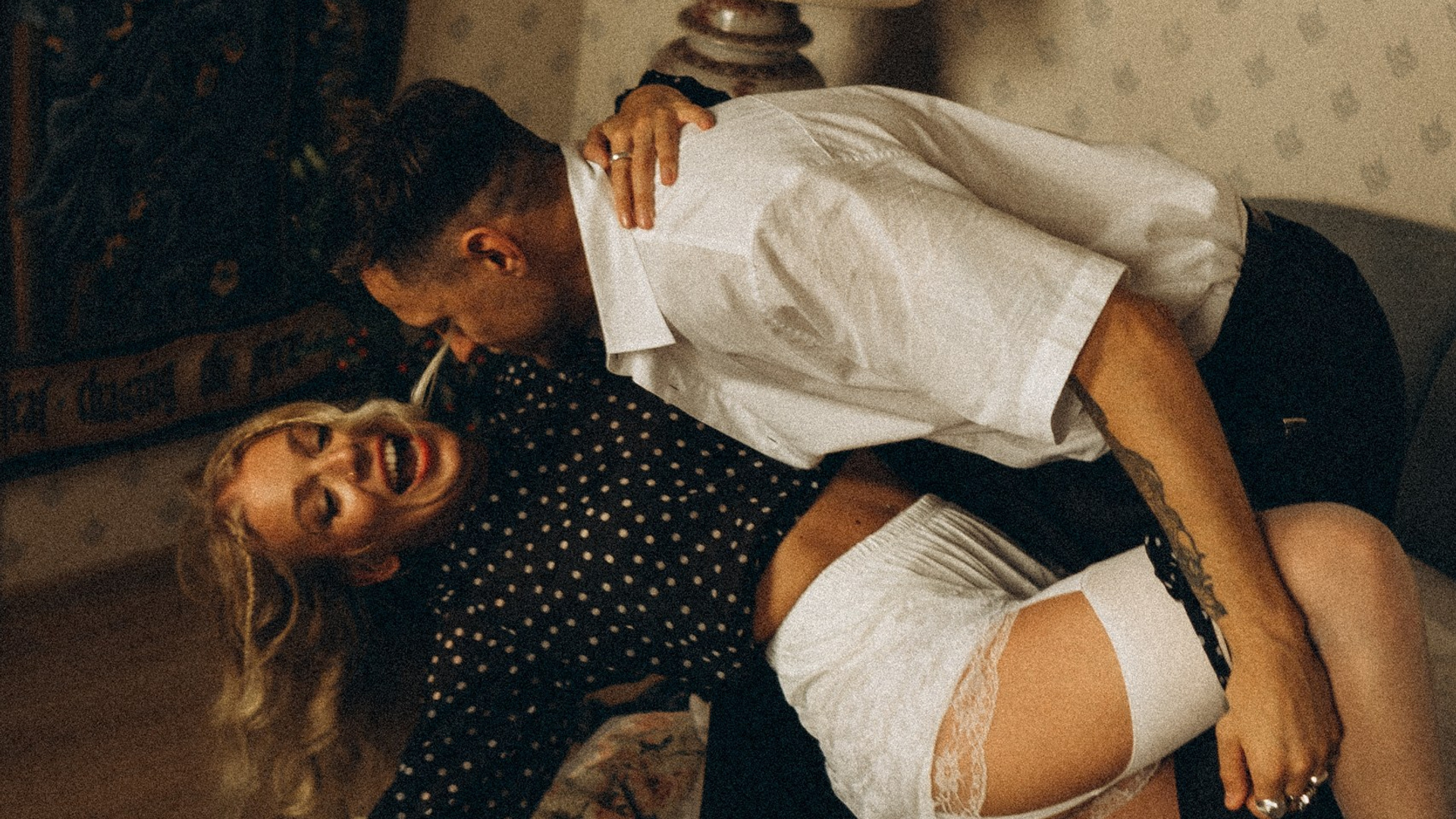 любовь в комнате