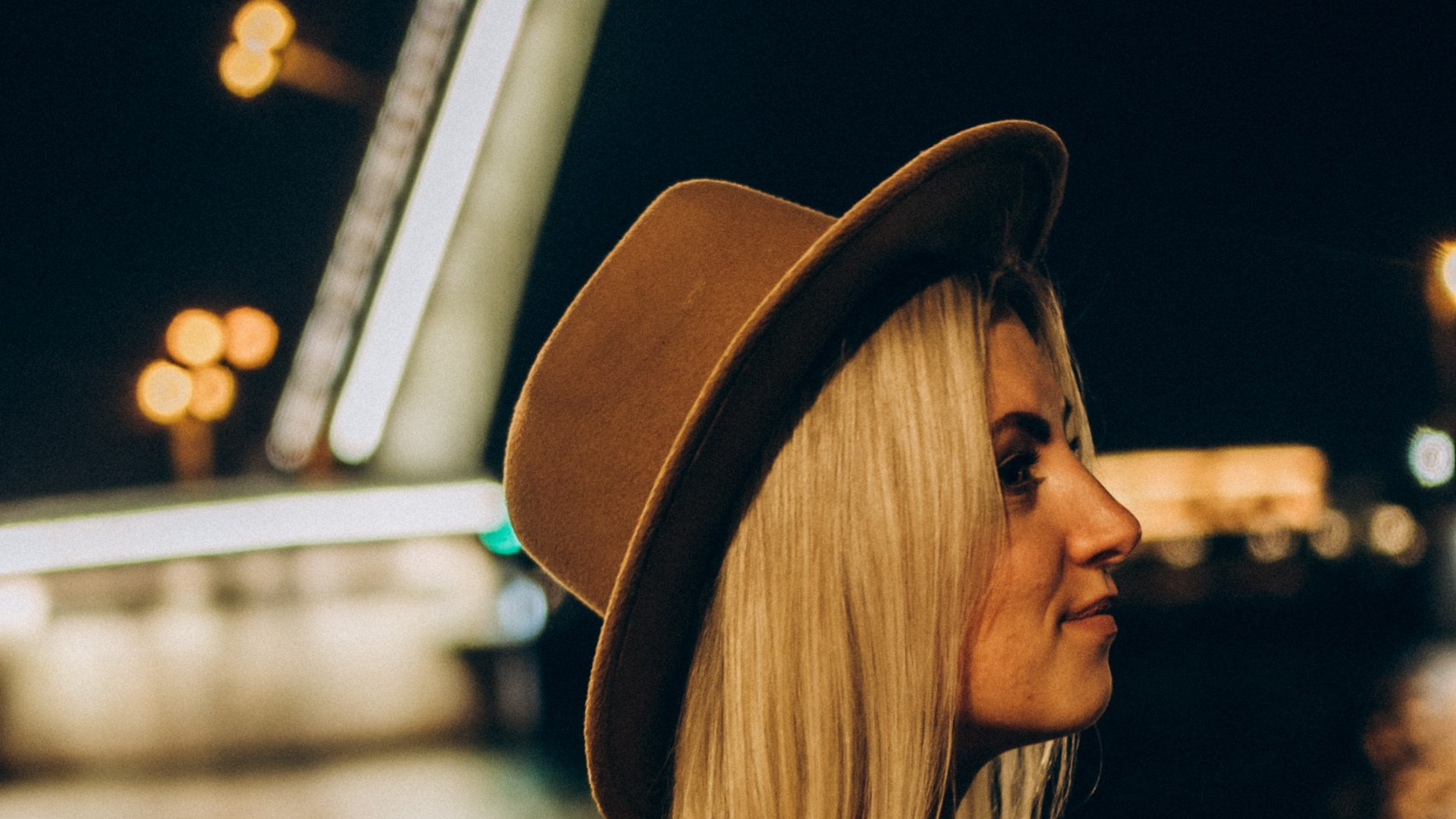 девушки с разводными мостами