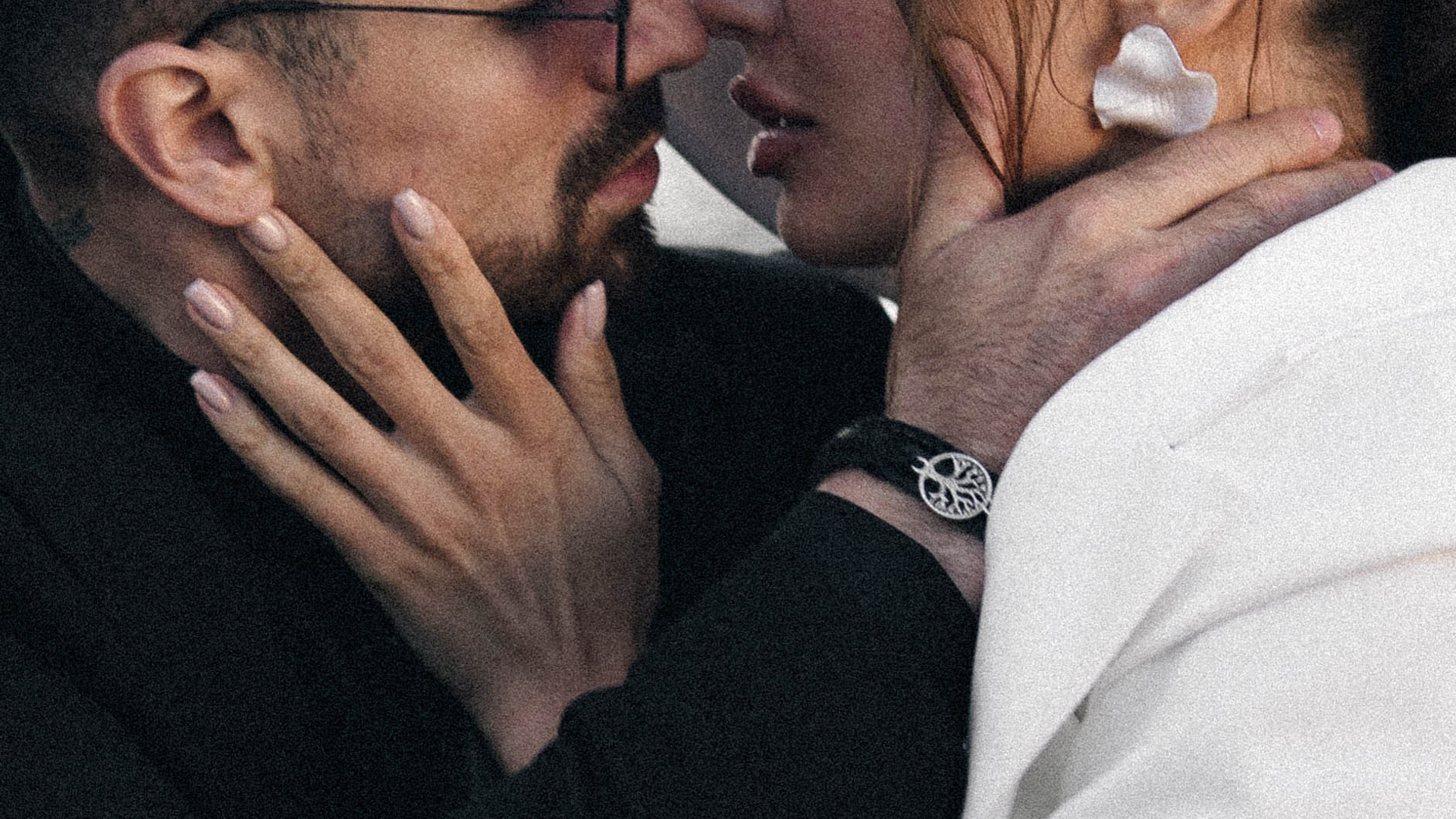 СВАДЕНБНАЯ СЬЕМКА НА КАТЕРЕ ПО КАНАЛАМ САНКТ-ПЕТЕРБУРГА И В АКВАТОРИИ НЕВЫ