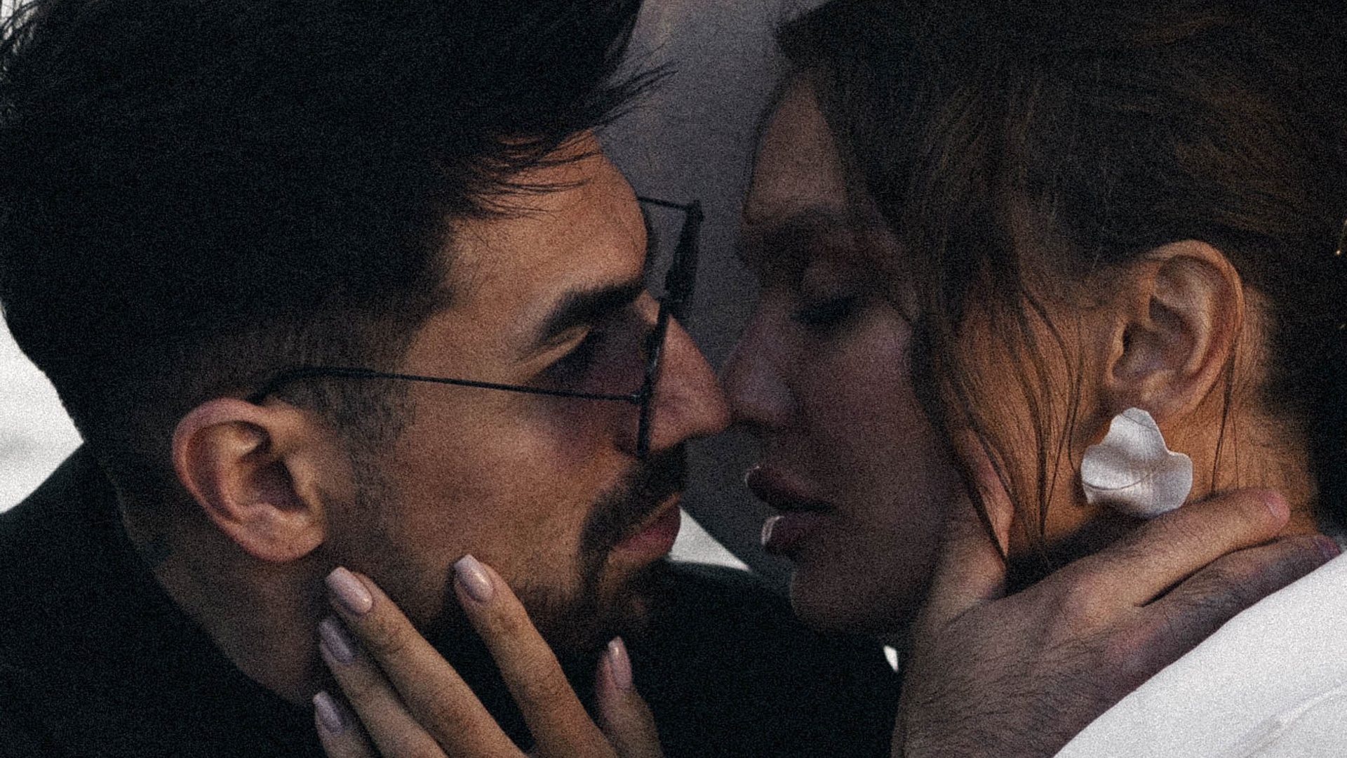 СВАДЕНБНАЯ СЬЕМКА НА КАТЕРЕ ПО КАНАЛАМ САНКТ-ПЕТЕРБУРГА И В АКВАТОРИИ НЕВЫ