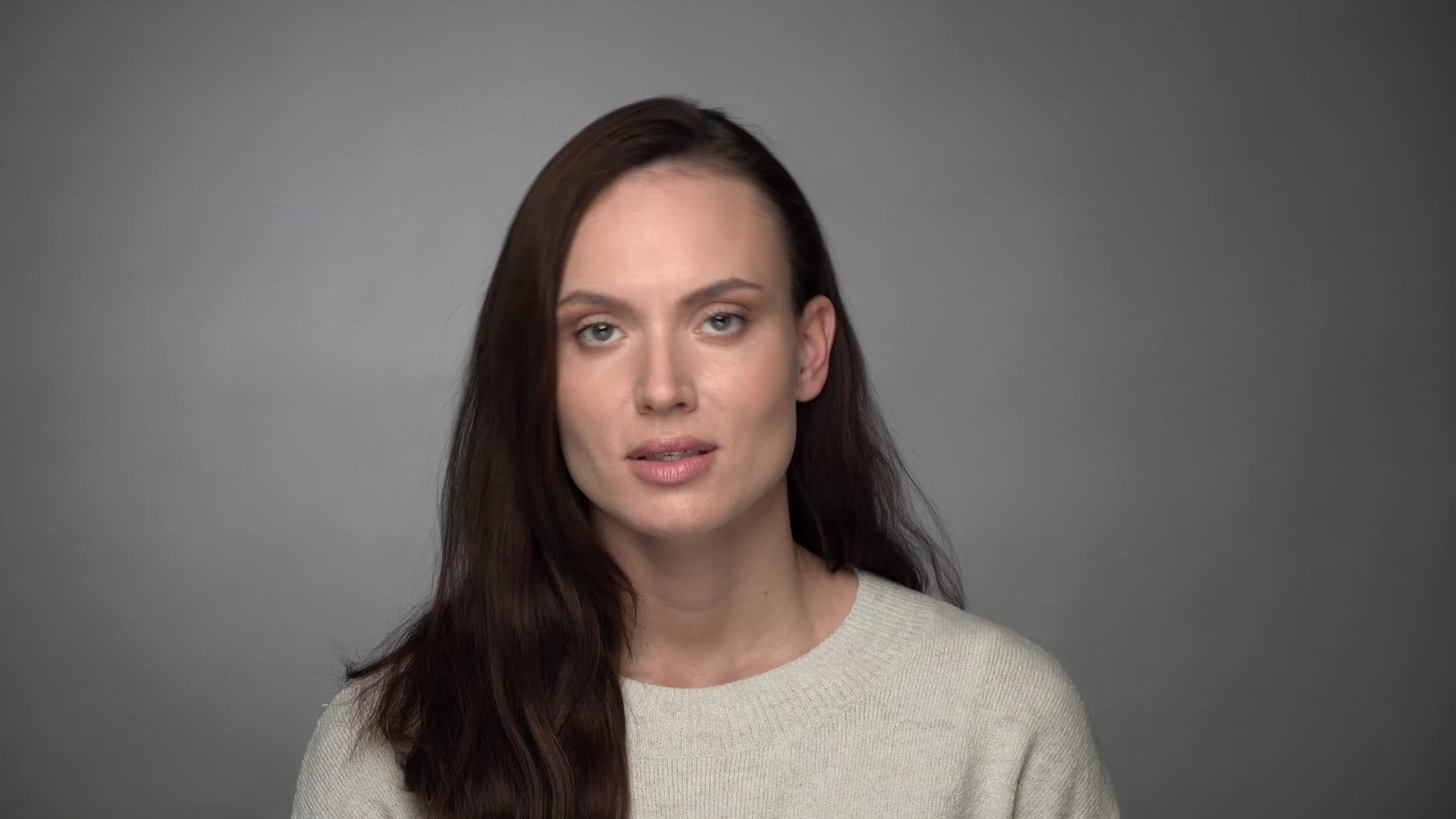 Актриса Саша Сапегина. Портретная съемка в Москве, студийный фотограф Игорь Фомин