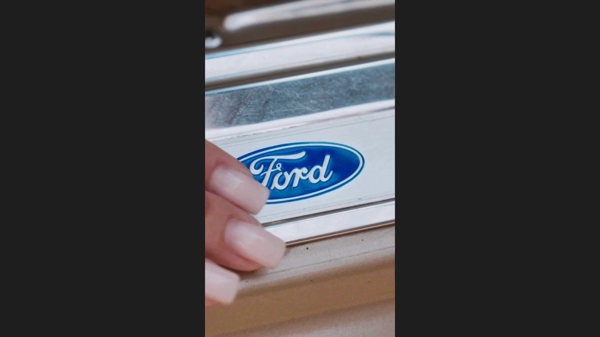 Вертикальный контент/Reels. Оператор и режиссер монтажа в Москве Артем Епифанов